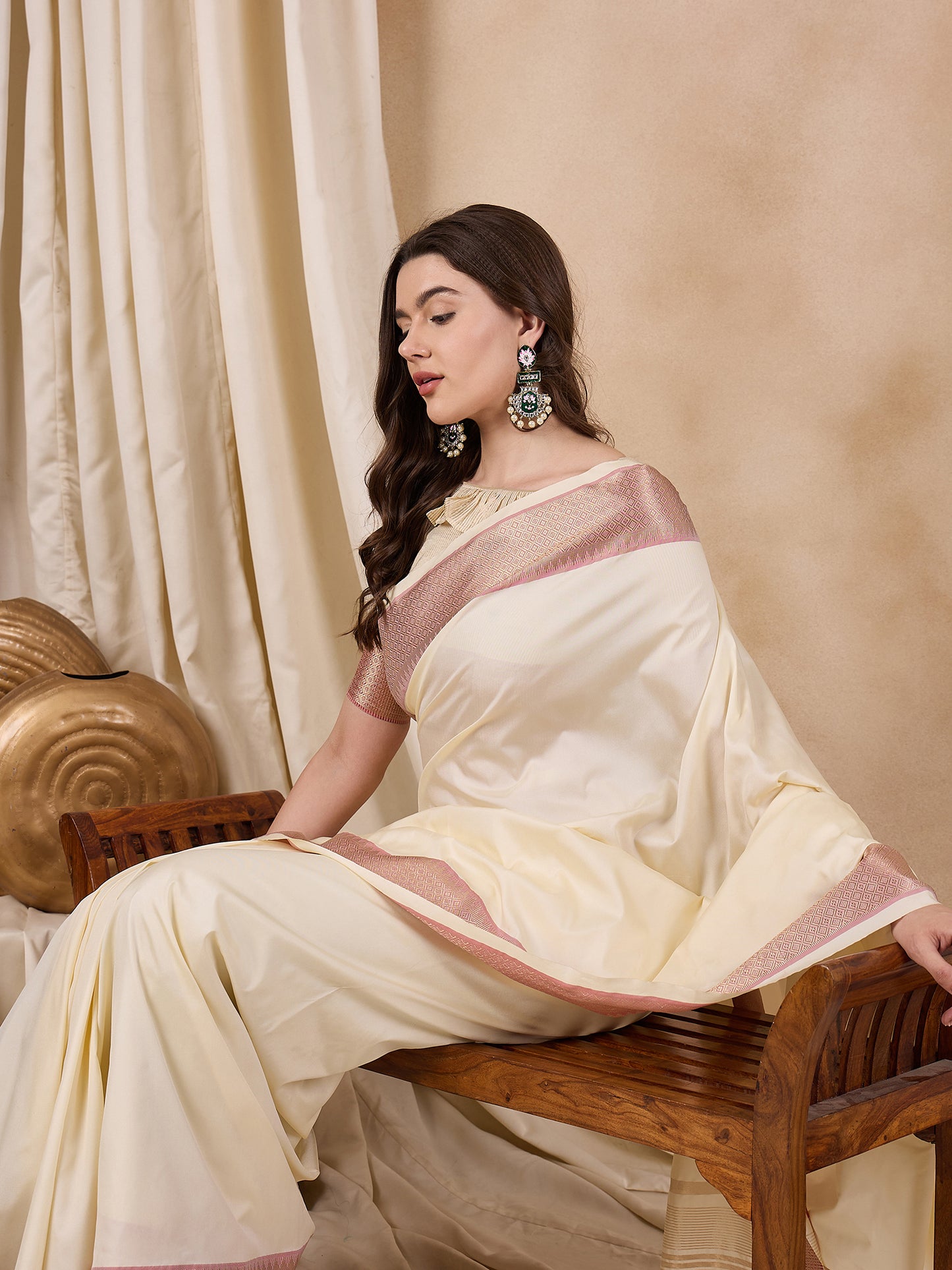 Dhiyona RV Women's Cotton Silk Solid Print With Golden Woven Border Saree ( KVD2137 )