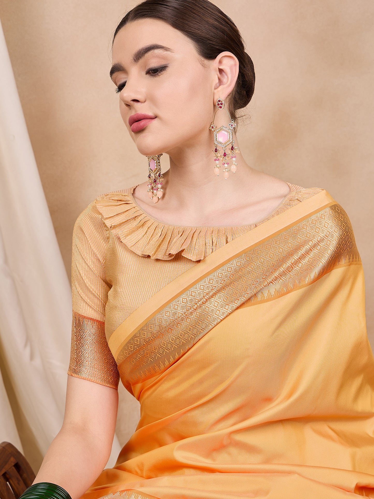 Dhiyona RV Women's Cotton Silk Solid Print With Golden Woven Border Saree ( KVD2138 )
