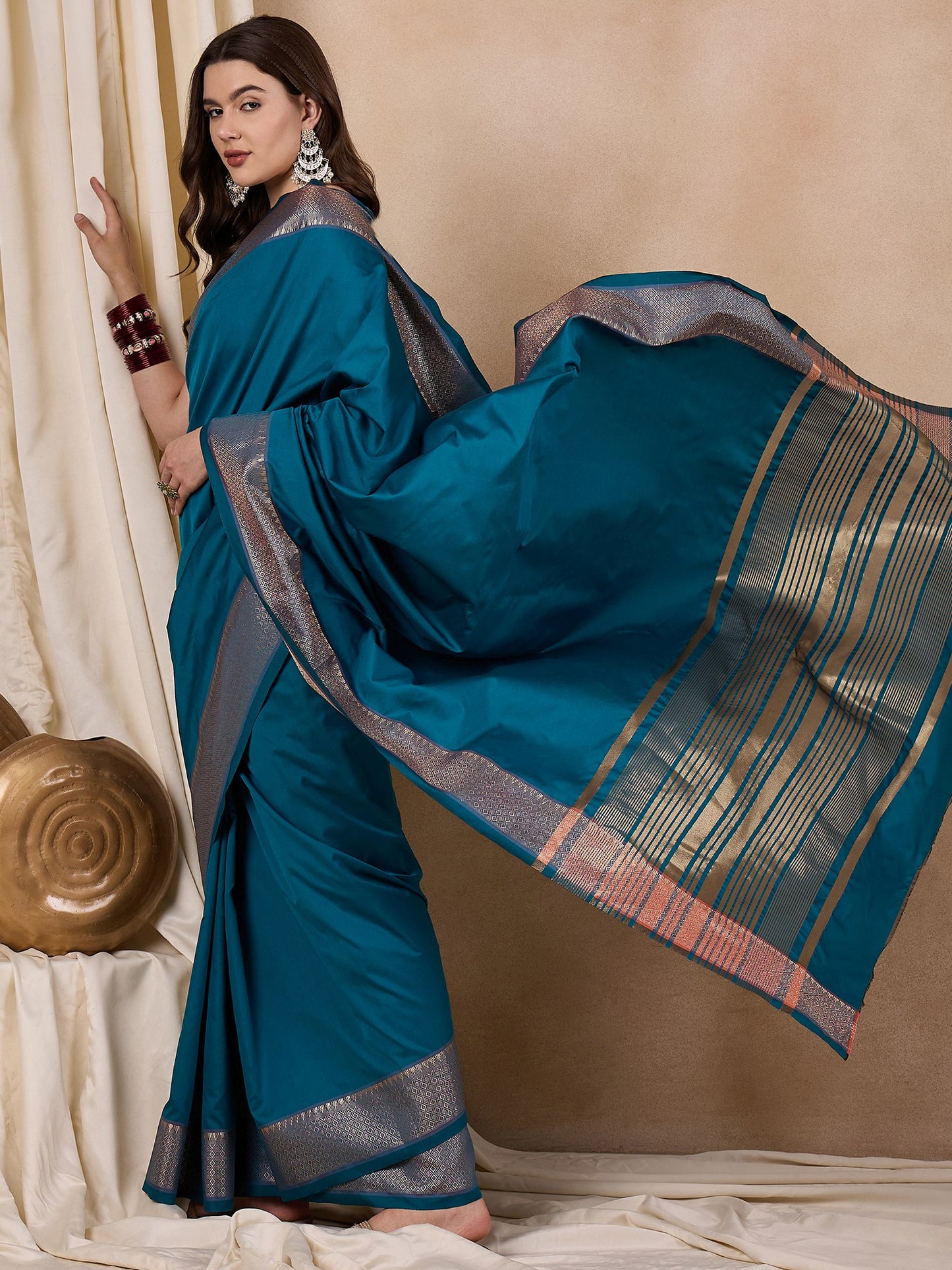 Dhiyona RV Women's Cotton Silk Solid Print With Golden Woven Border Saree ( KVD2139 )