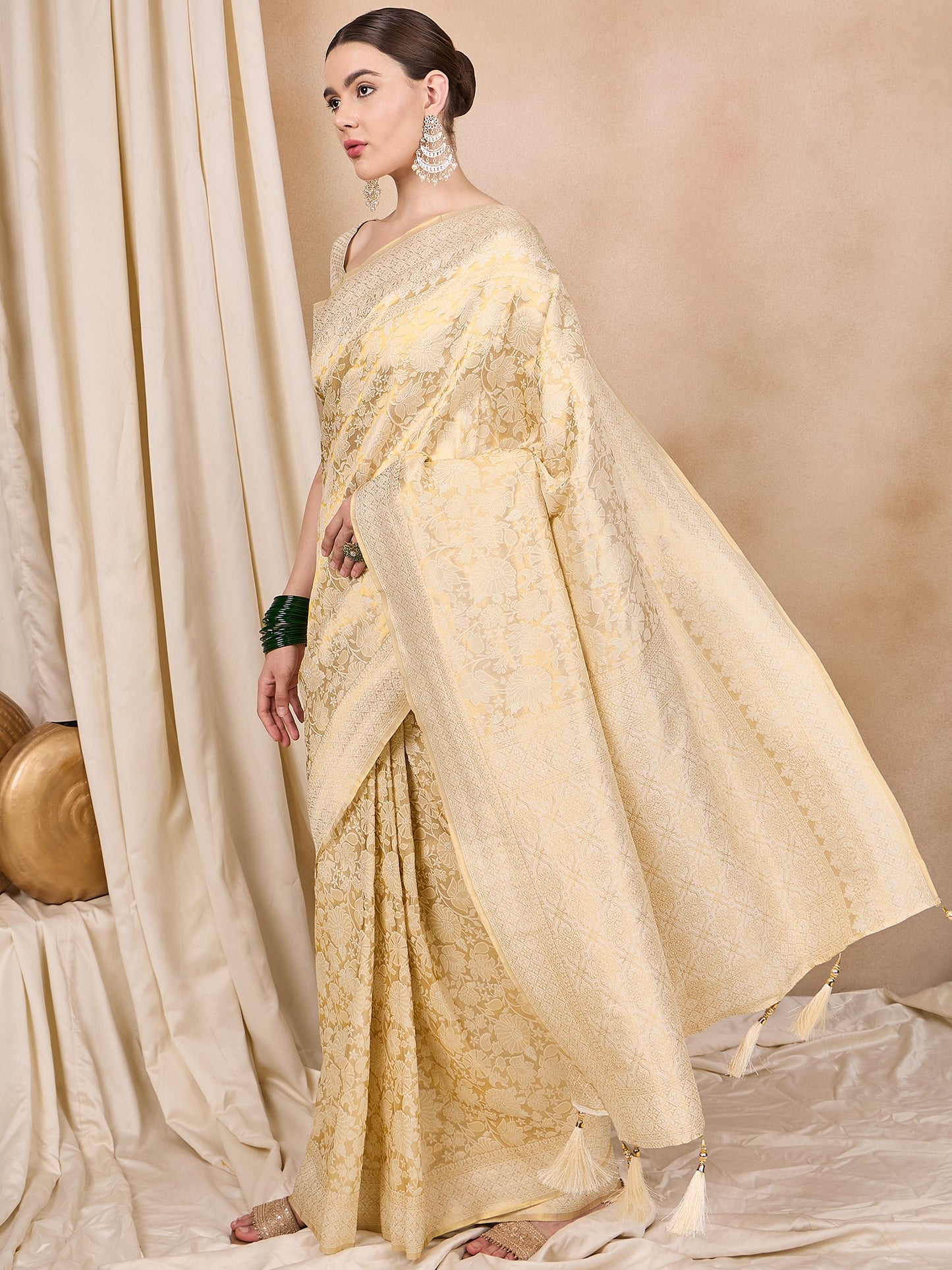 Dhiyona RV Women's Traditional Kanjivaram Silk Saree with Golden Zari Woven Border With Blouse ( KVD2144 )