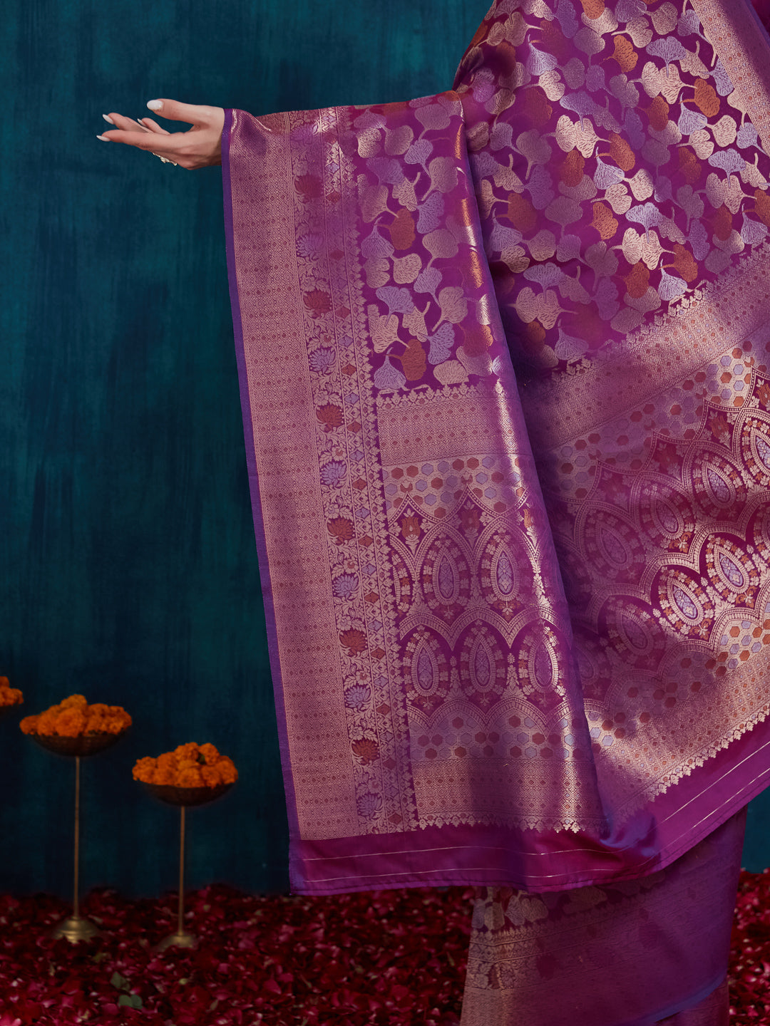 Dhiyona RV Women's Kanjivaram Silk Woven With Golden Woven Border Saree ( KVD2155 )