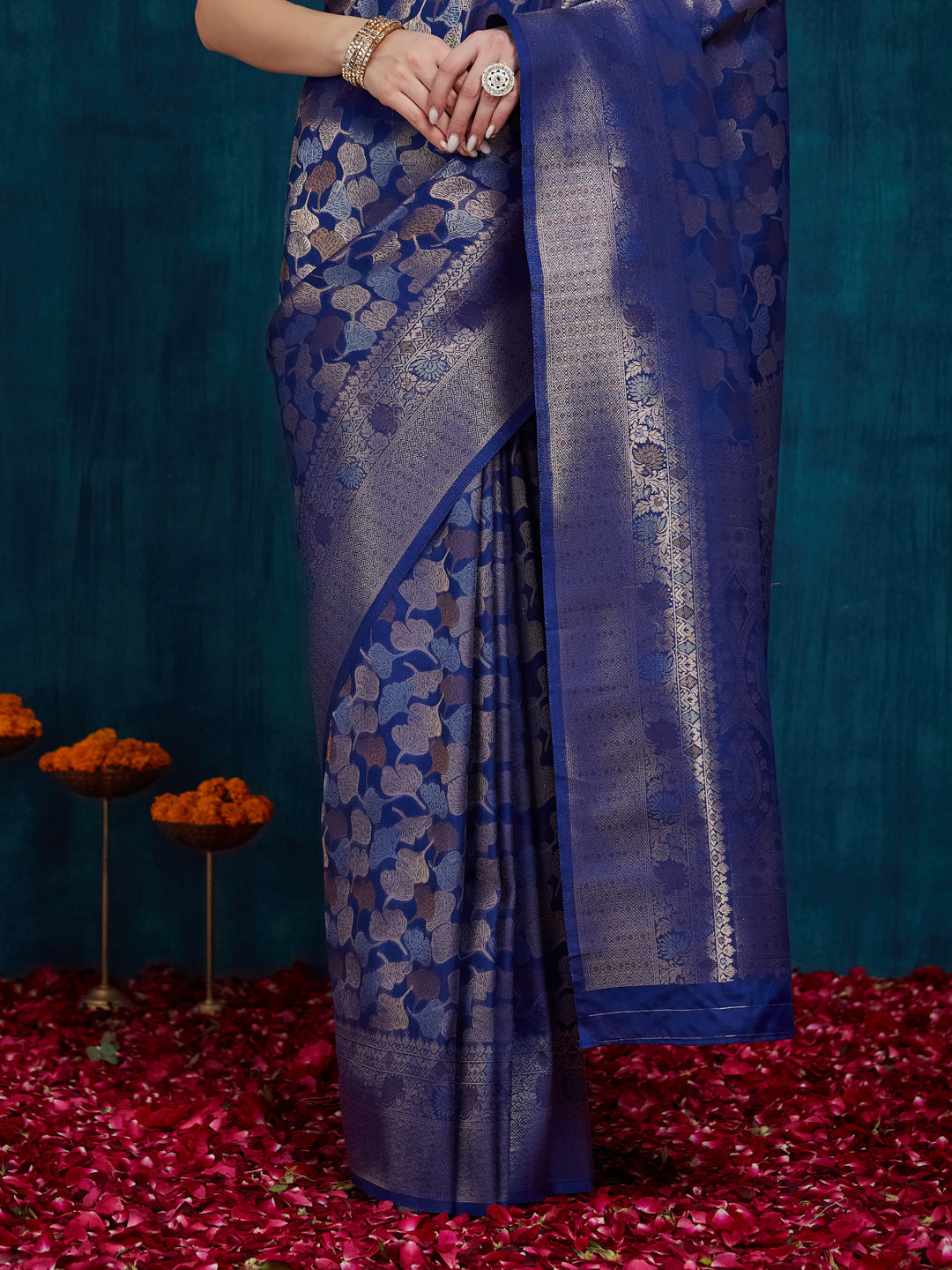 Dhiyona RV Women's Kanjivaram Silk Woven With Golden Woven Border Saree ( KVD2156 )