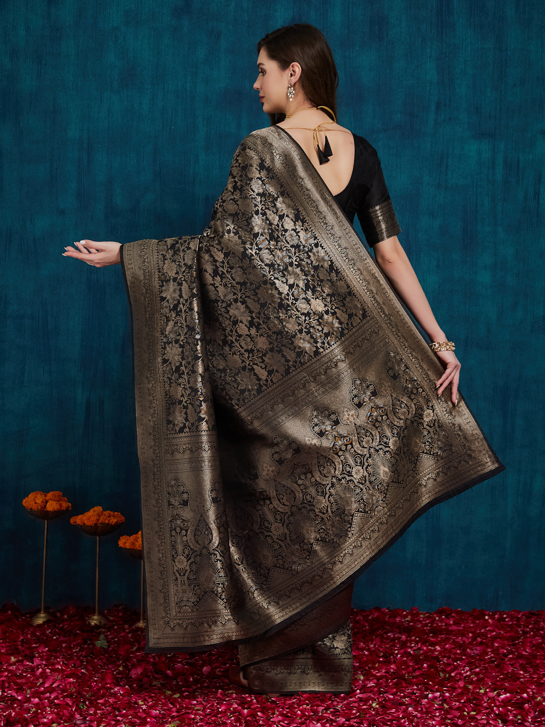 Dhiyona RV Women's Kanjivaram Silk Woven With Golden Woven Border Saree ( KVD2158 )