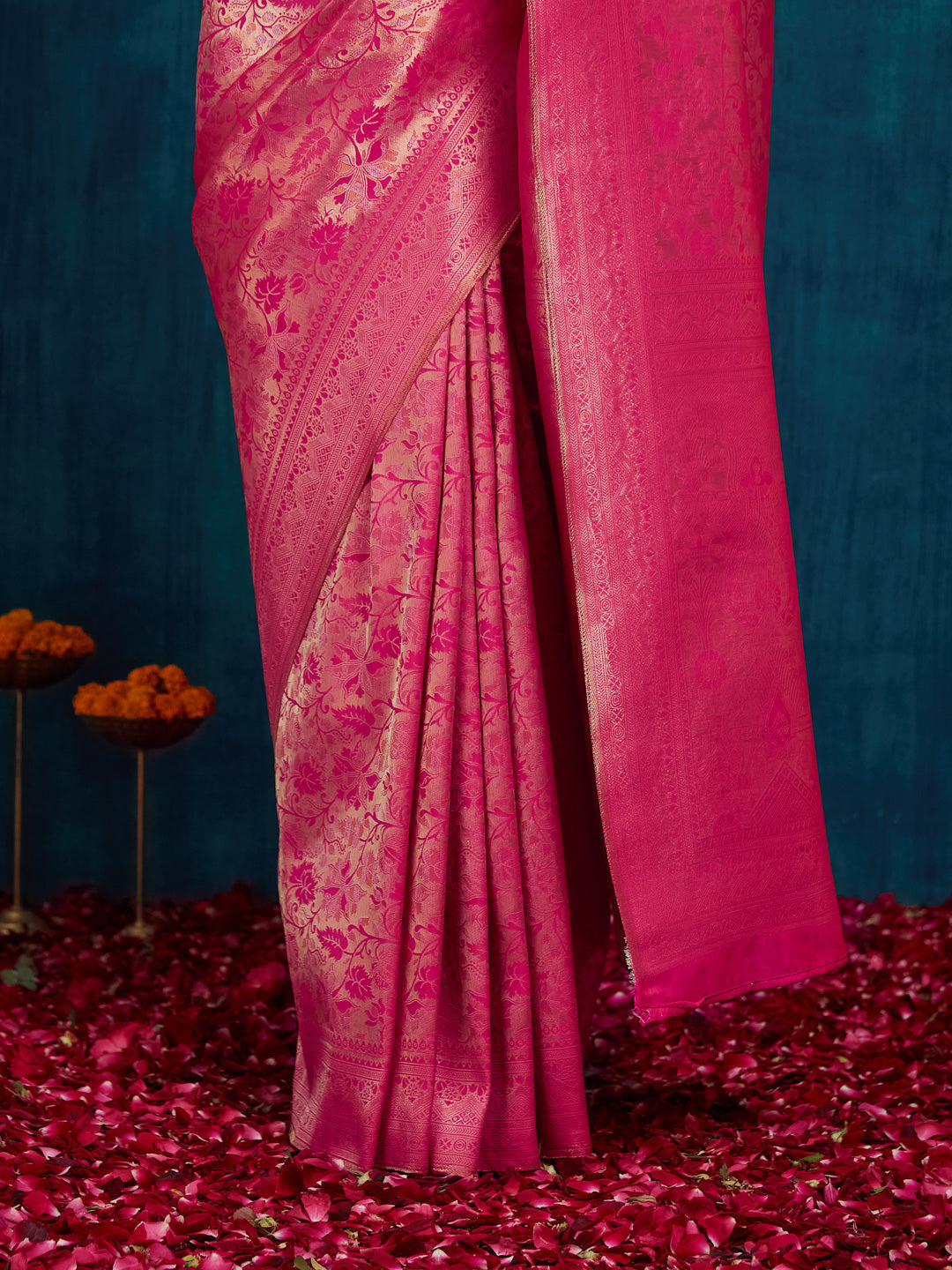 Dhiyona RV Women's Kanjivaram Silk Woven With Golden Woven Border Saree ( KVD2159 )
