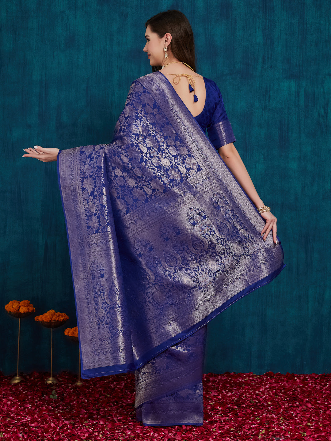 Dhiyona RV Women's Kanjivaram Silk Woven With Golden Woven Border Saree ( KVD2161 )