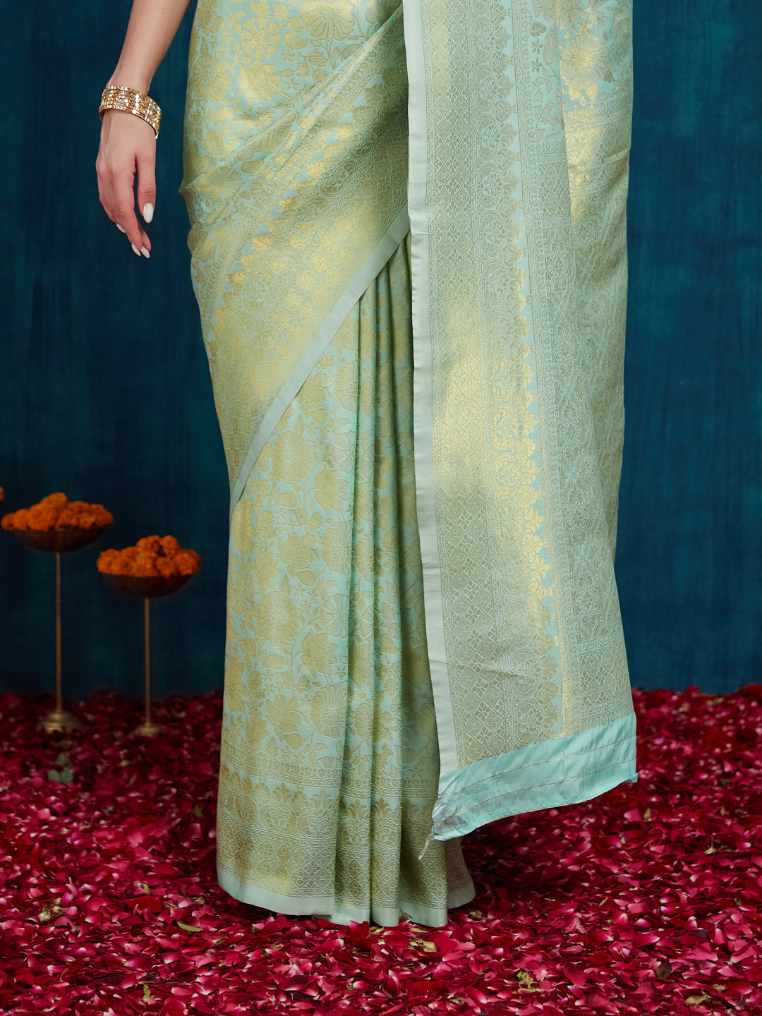 Dhiyona RV Women's Traditional Kanjivaram Silk Saree with Golden Zari Woven Border With Blouse ( KVD2162 )