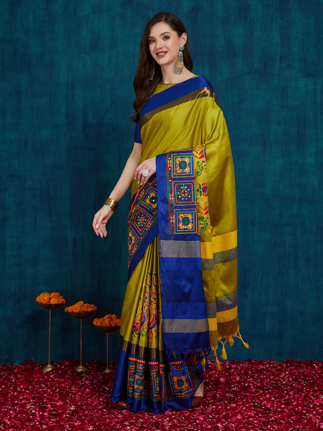 Dhiyona RV Women's Cotton Silk Heavy Kutchi Work With Peacock Design Embroidered Saree ( KVD731 )
