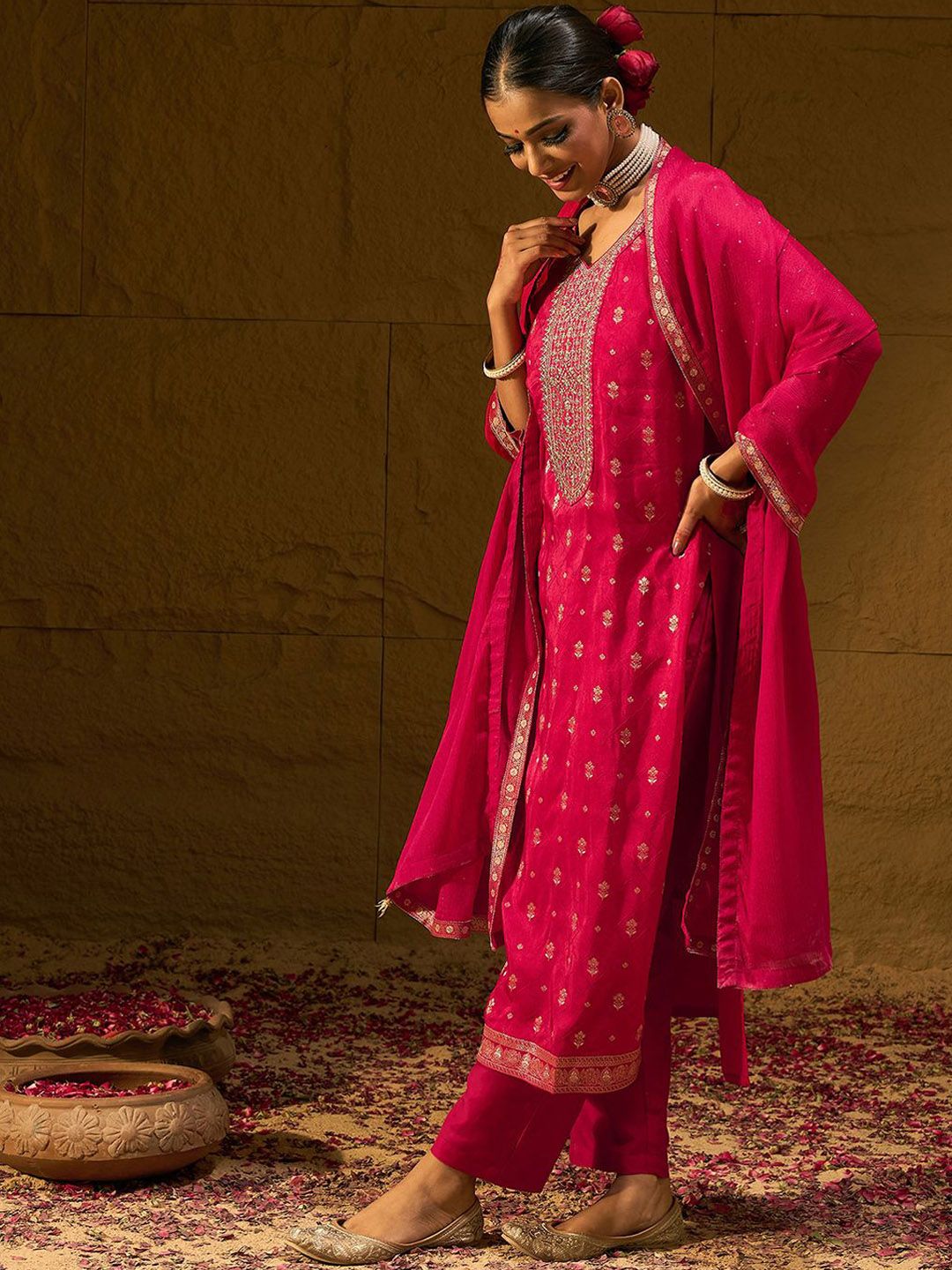 Dhiyona IE Floral Embroidered V-Neck Thread Work Straight Kurta with Trousers & Dupatta