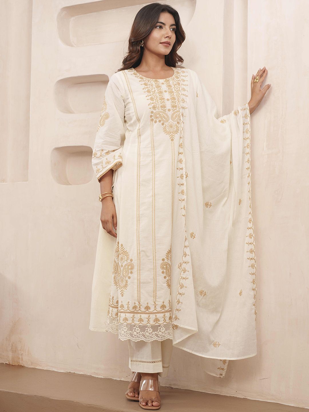 Dhiyona PD Women Floral Embroidered Pure Cotton Kurta & Trousers With Dupatta