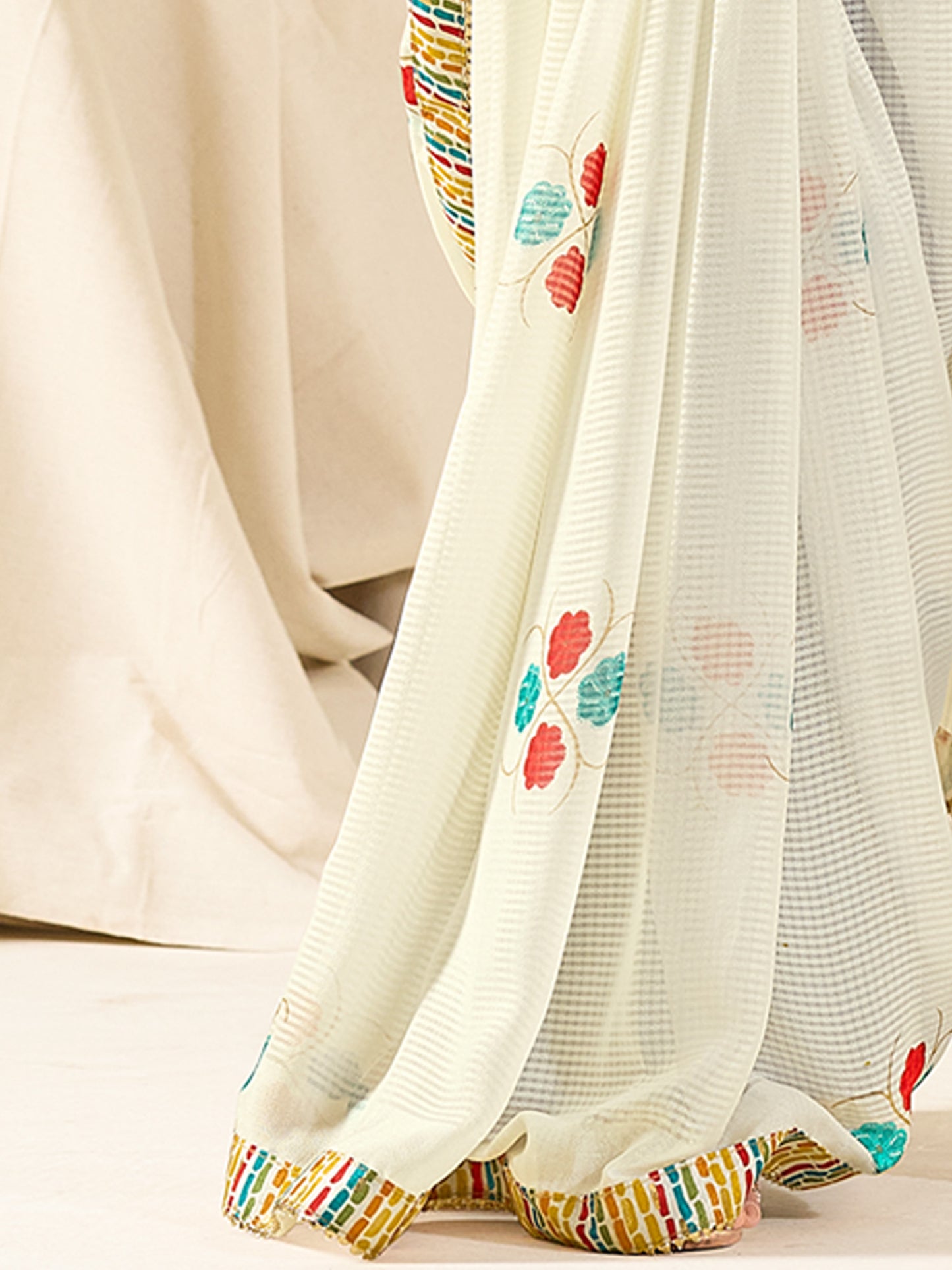 Women's Georgette Cream Printed Designer Saree With Blouse Piece