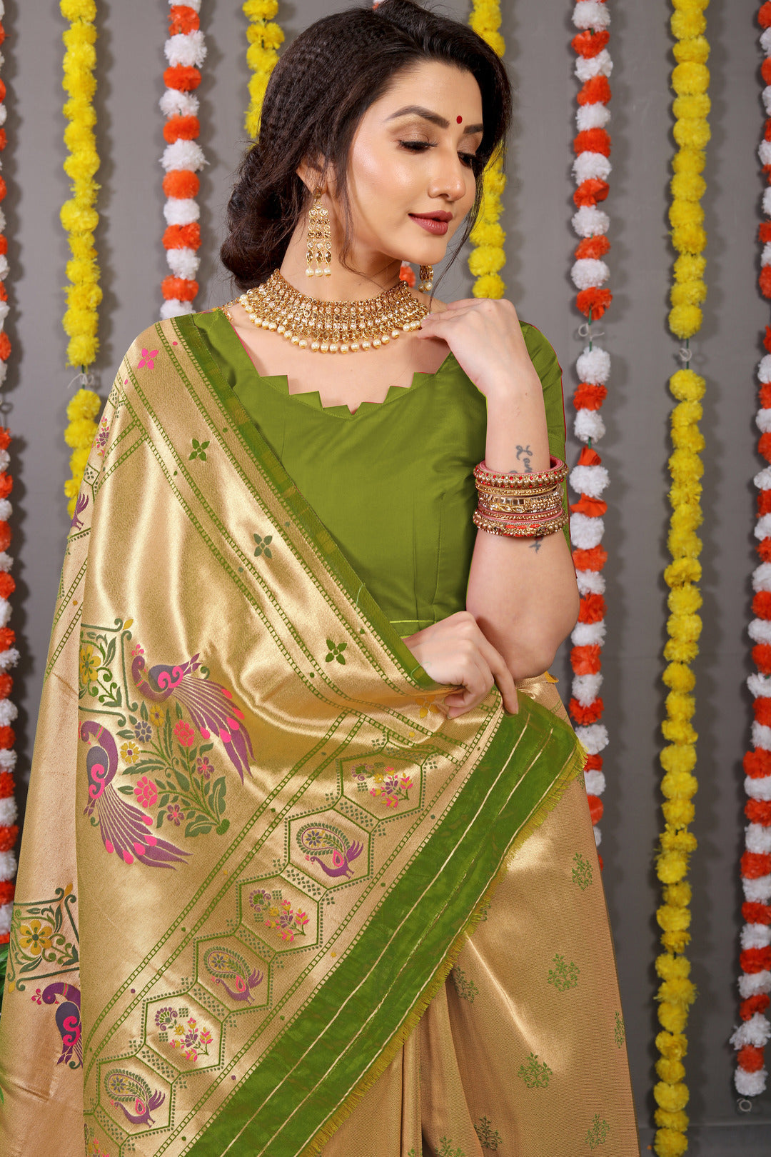 Dhiyona GR Women's Amrut Dark Green Zari Paithani Silk Saree