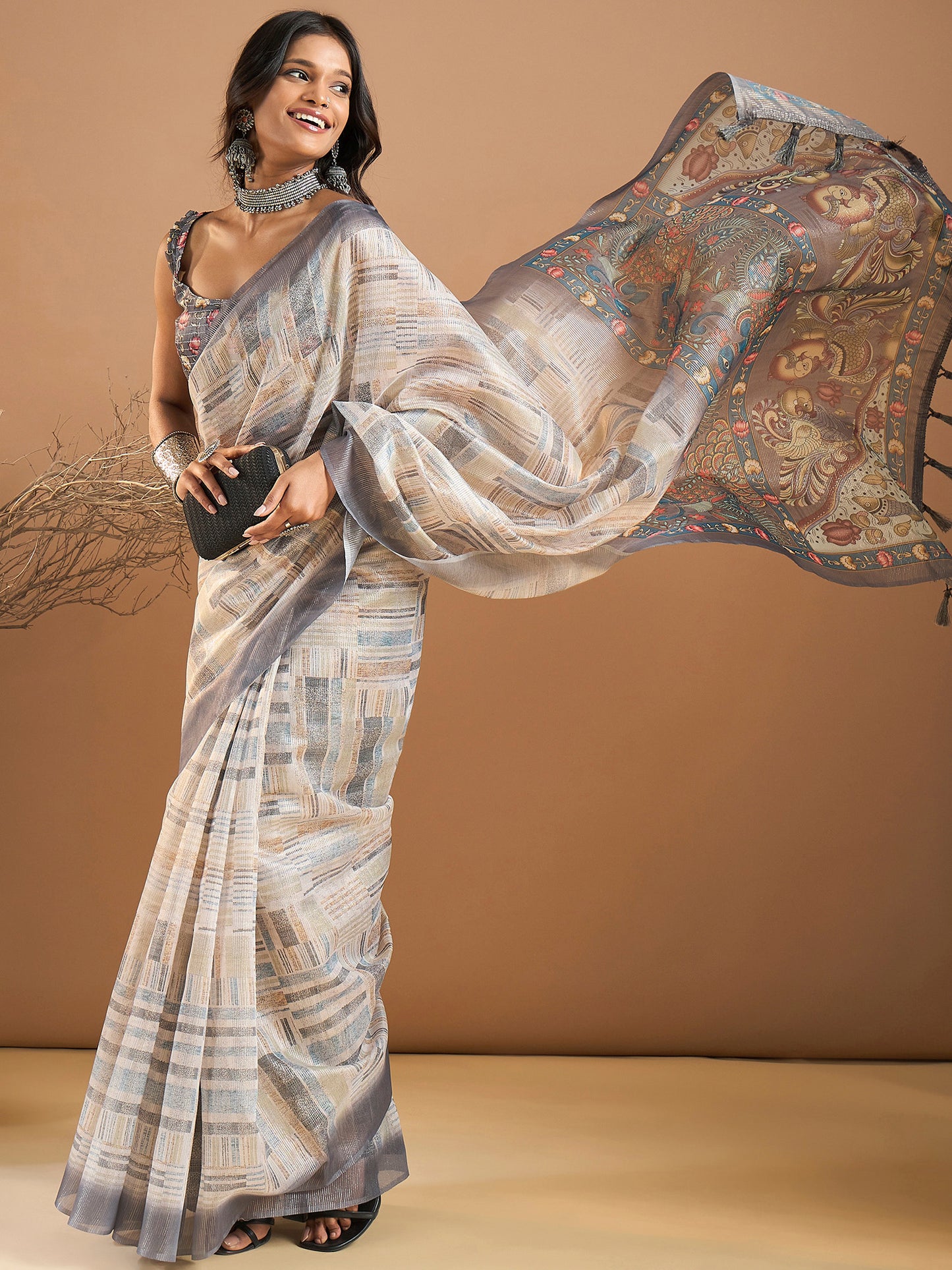 Women's Organza Off White Printed Designer Saree With Blouse Piece