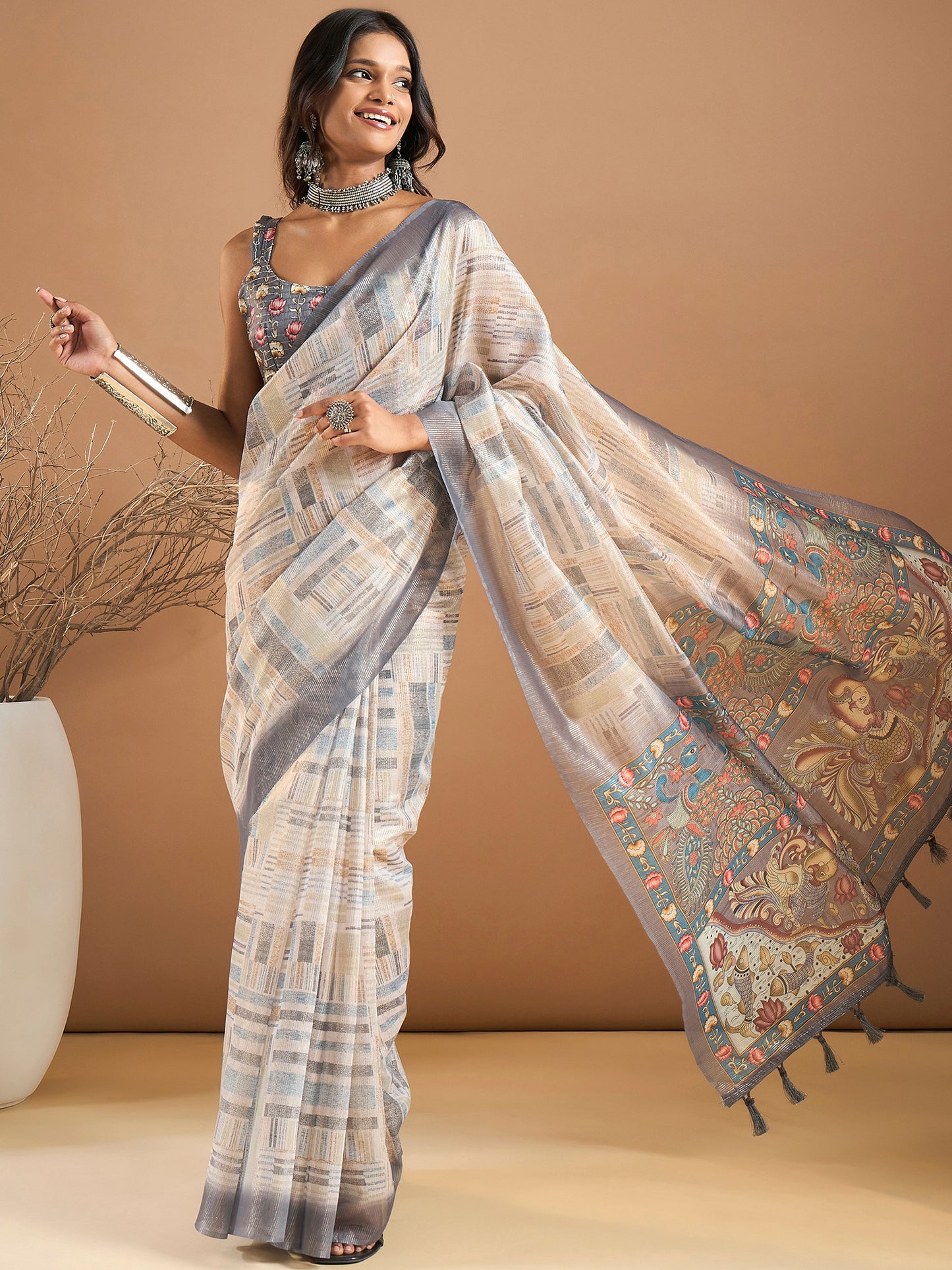 Women's Organza Off White Printed Designer Saree With Blouse Piece