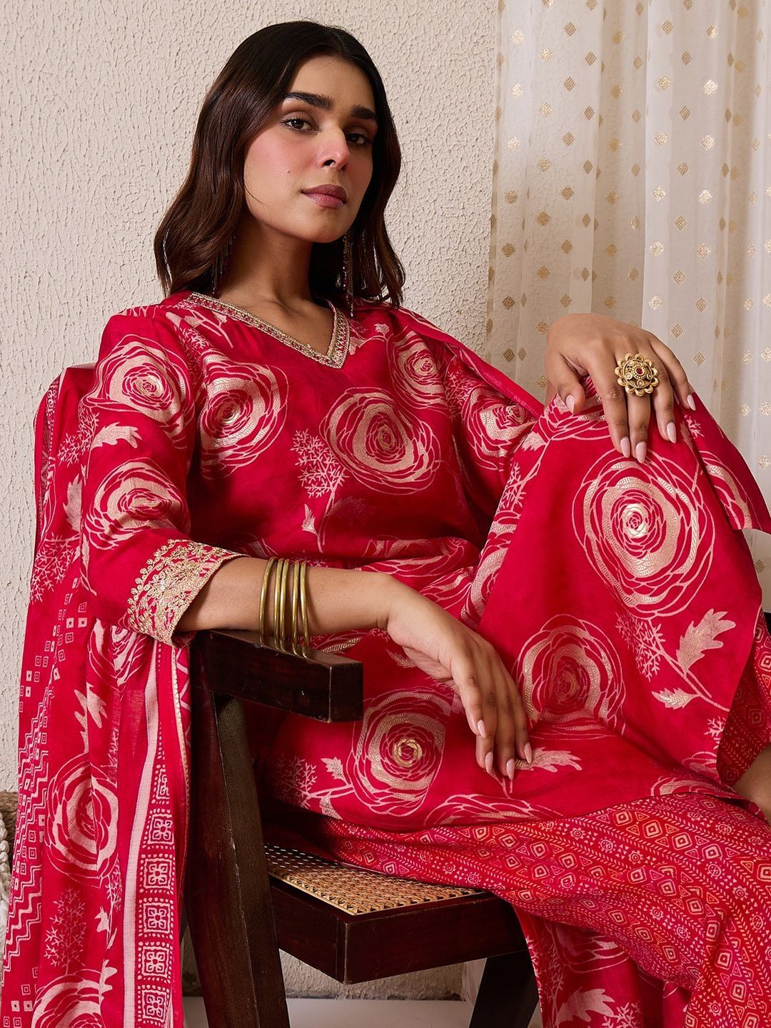 Women Floral Printed Kurta with Trousers & Dupatta