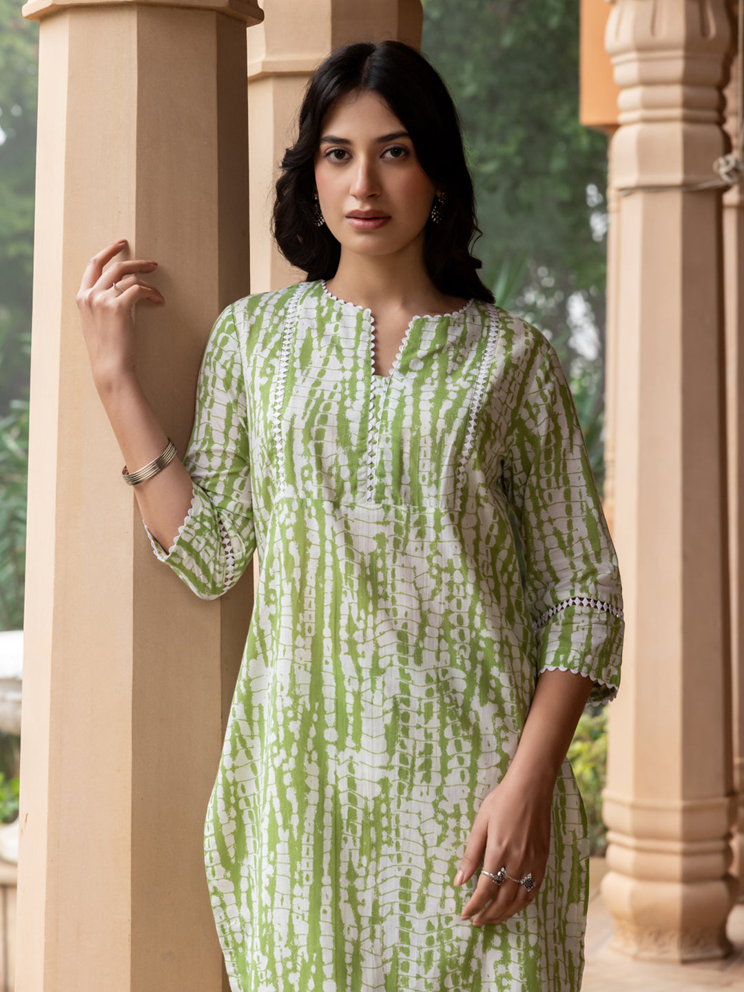 Dhiyona FL Women's Green Cotton Straight Kurta Set