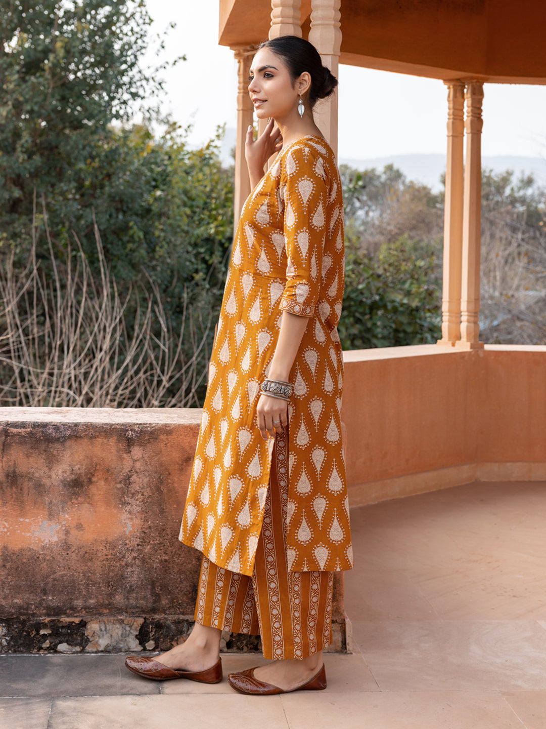 Dhiyona FL Women's Mustard Cotton Printed Straight-Cut Kurta Set