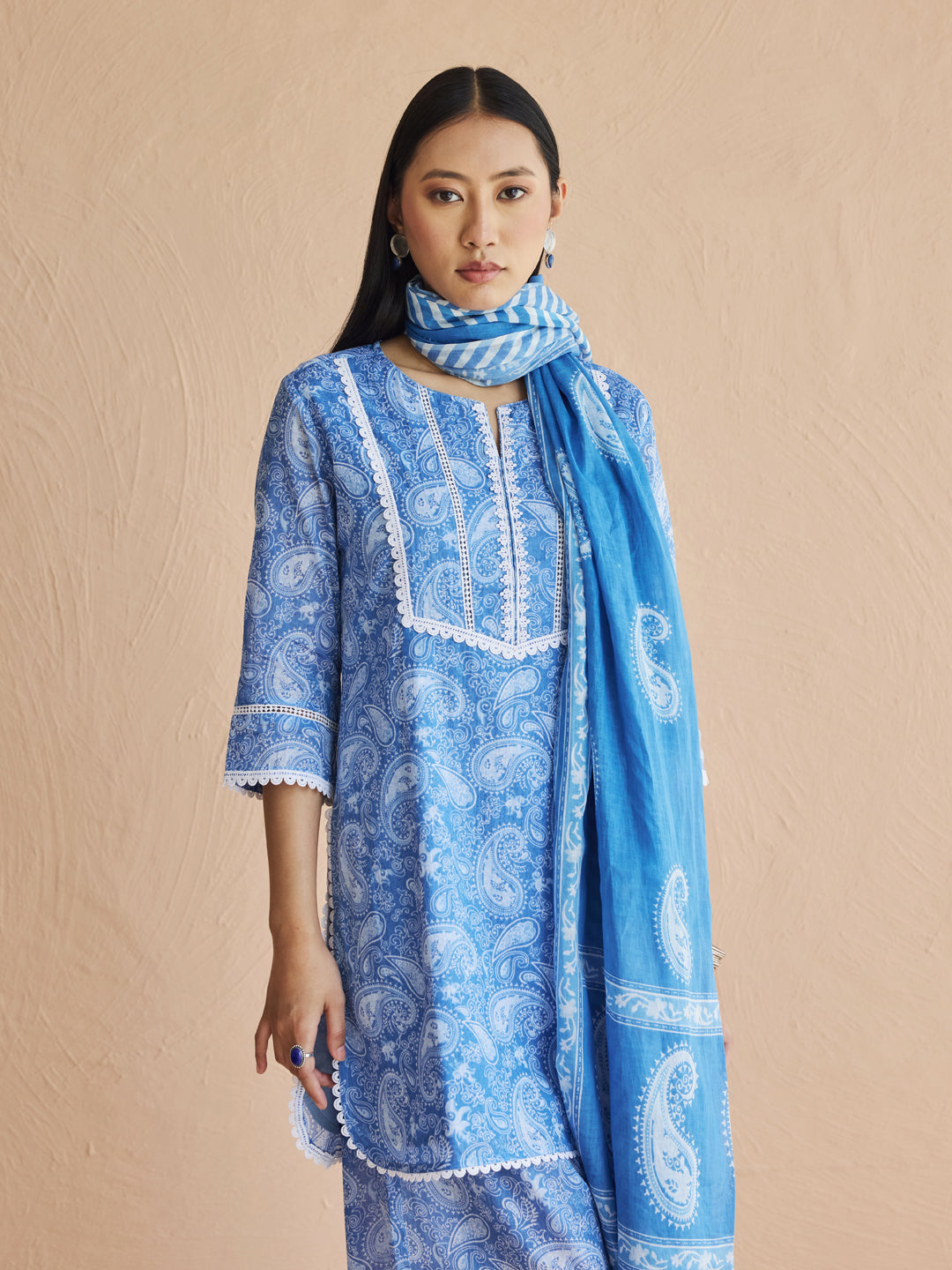 Dhiyona FL Women's Blue Paisley Printed Cotton Kurta Set with Dupatta