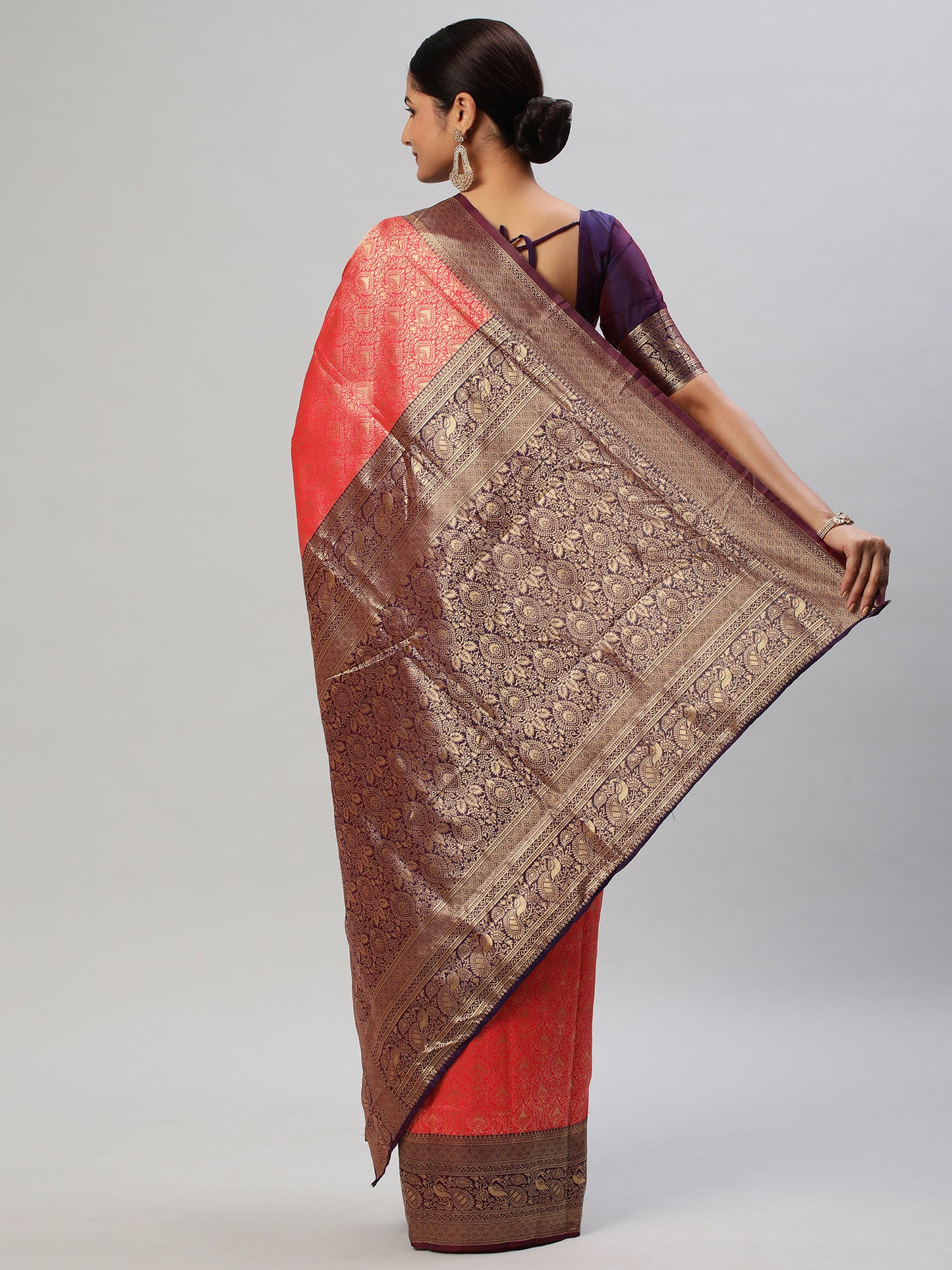 Women's Silk Blend Pink Woven Design Designer Saree With Blouse Piece