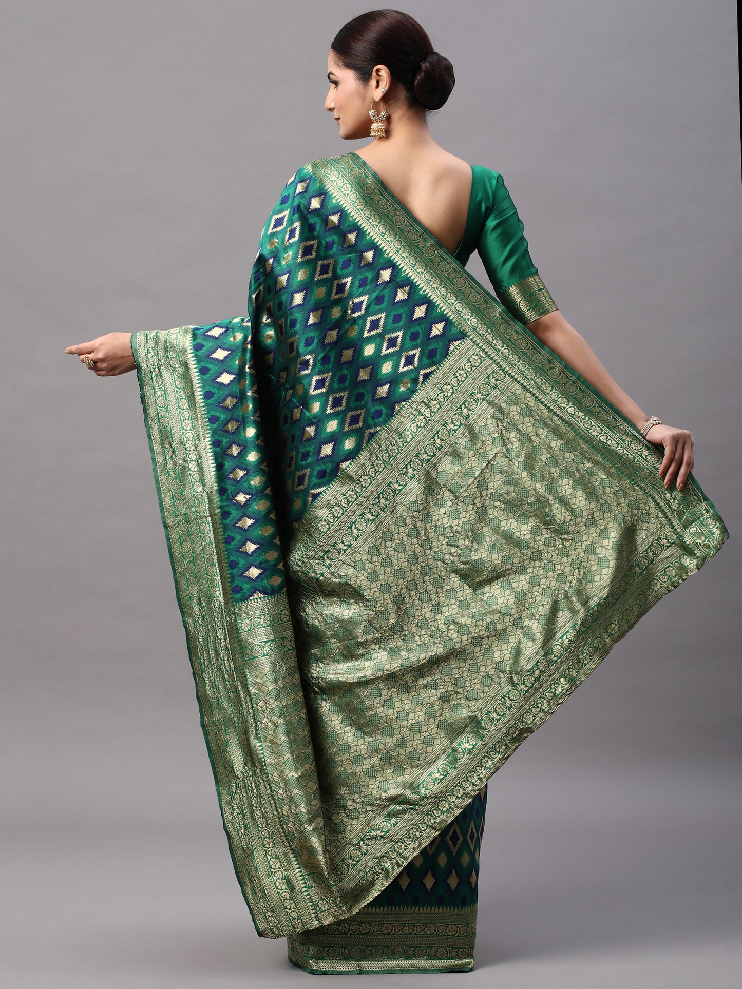 Women's Silk Blend Green Woven Design Designer Saree With Blouse Piece