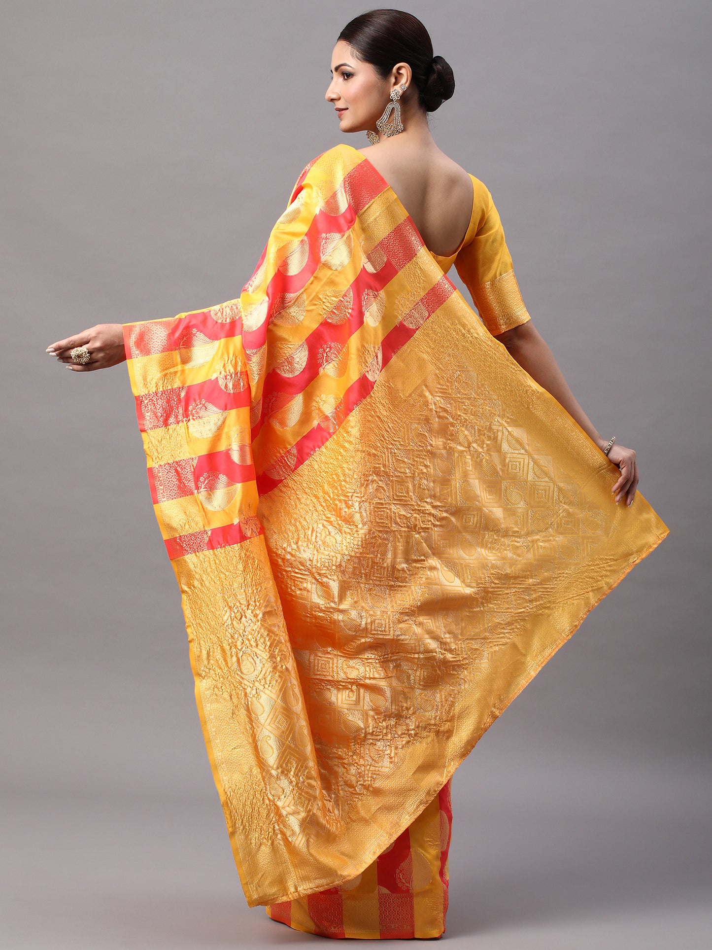 Women's Silk Blend Pink Woven Design Designer Saree With Blouse Piece