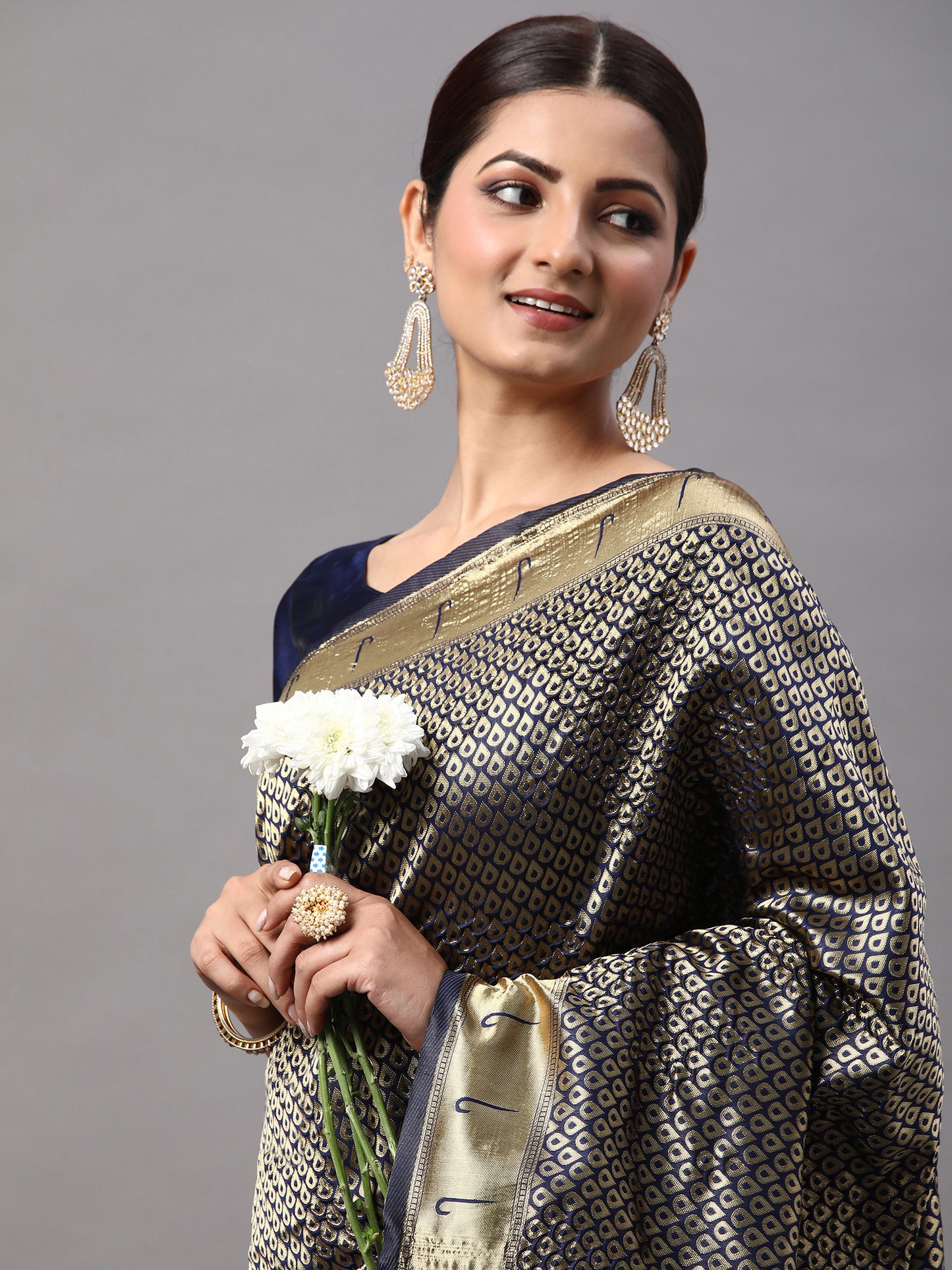 Women's Silk Blend Navy Blue Woven Design Designer Saree With Blouse Piece