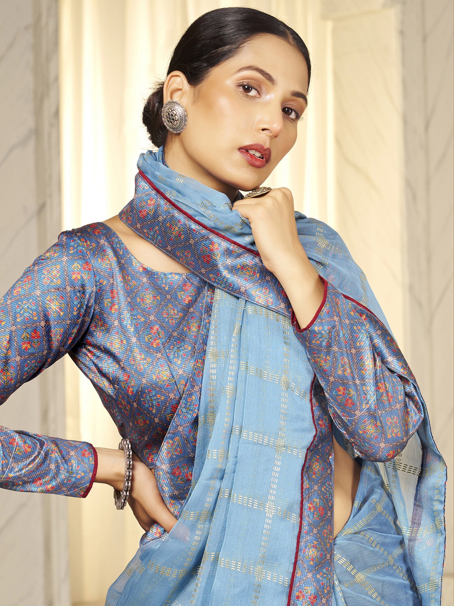 Women's Chiffon Blue Embellished Designer Saree With Blouse Piece