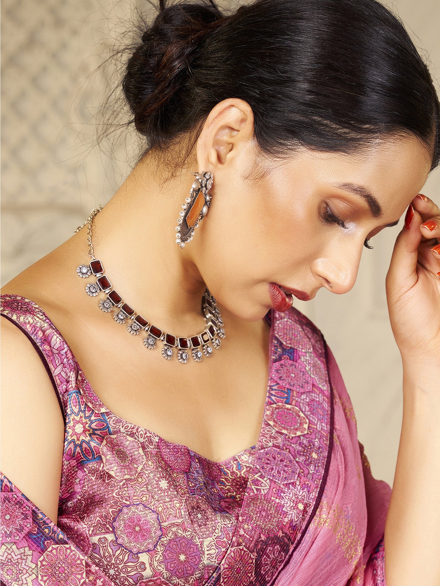 Women's Chiffon Pink Embellished Designer Saree With Blouse Piece