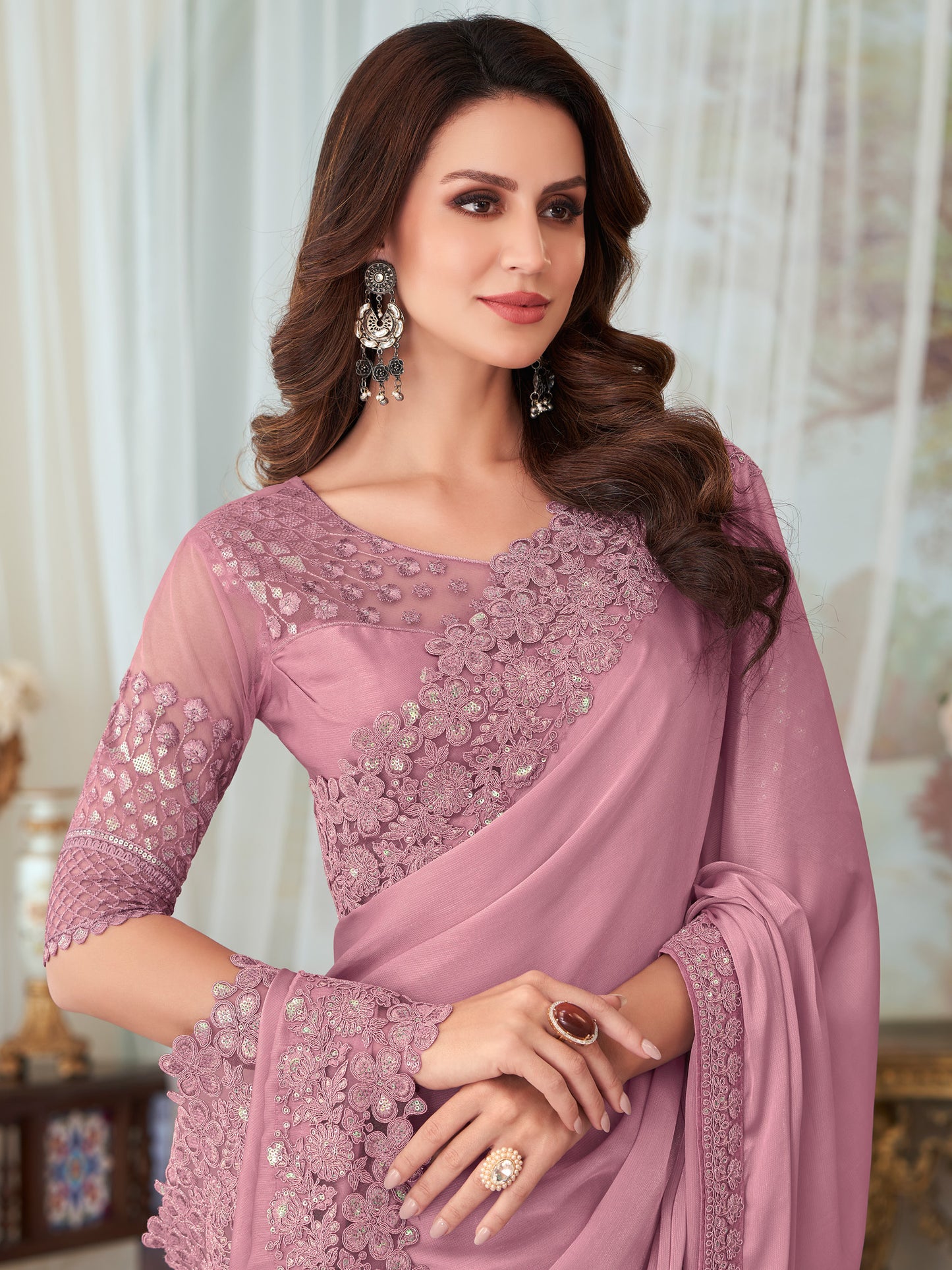 Women's Silk Blend Mauve Embellished Designer Saree With Blouse Piece