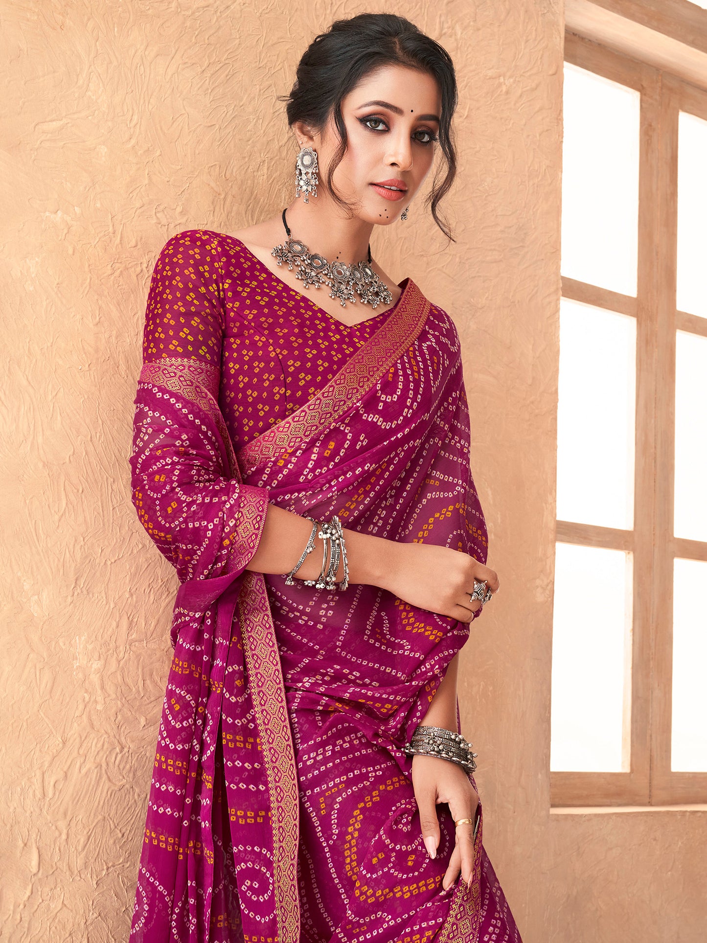 Women's Chiffon Magenta Embellished Designer Saree With Blouse Piece