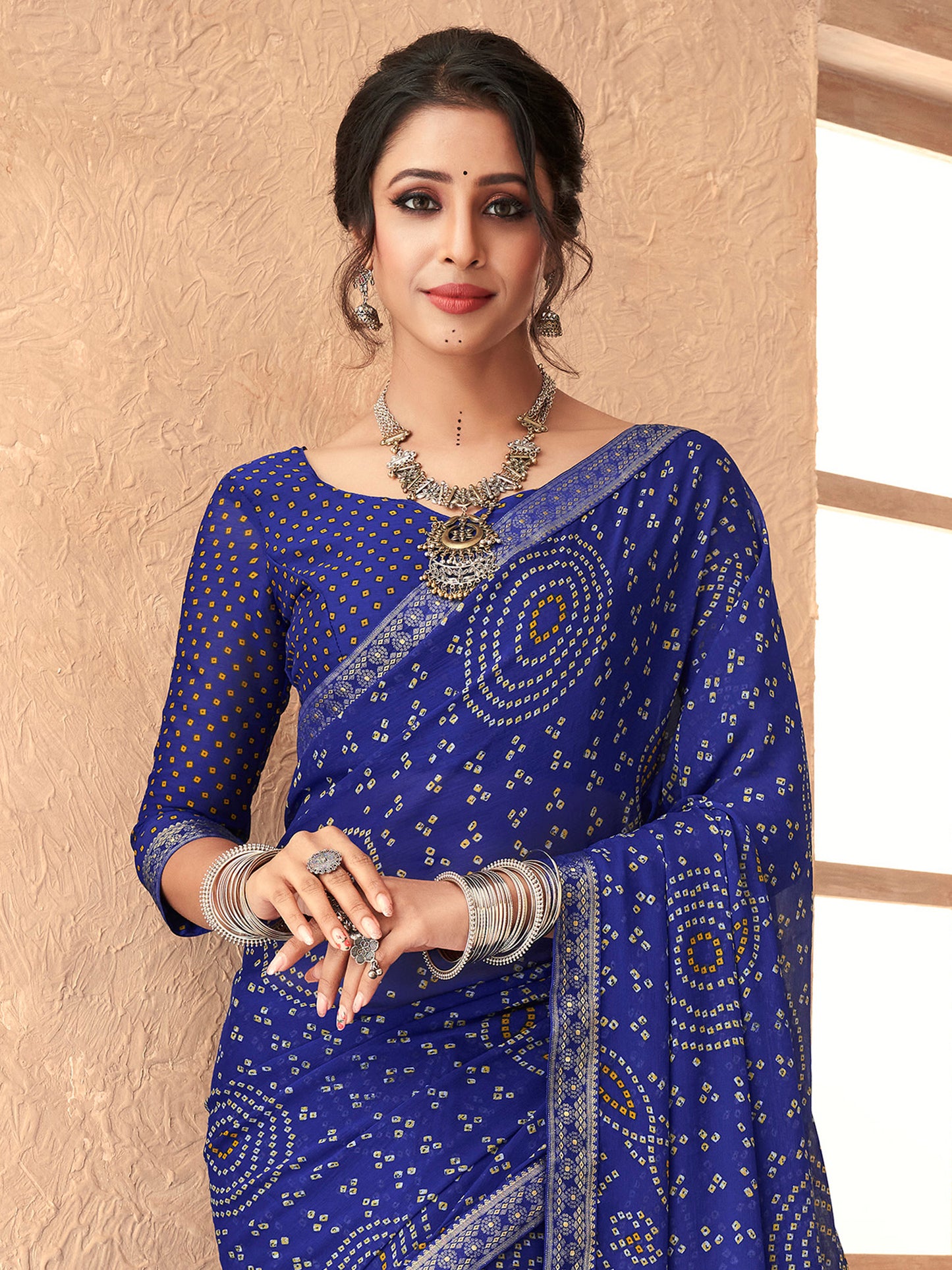 Women's Chiffon Blue Embellished Designer Saree With Blouse Piece