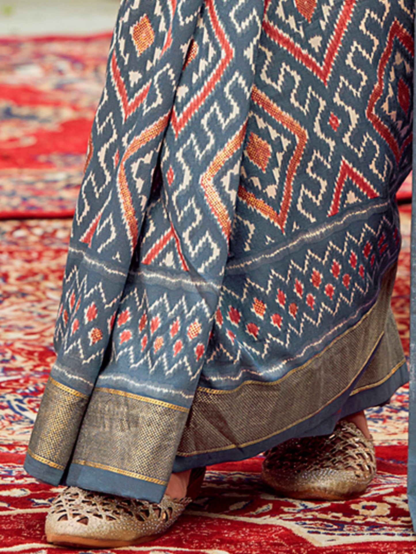 Women's Tussar Silk Grey Printed Designer Saree With Blouse Piece