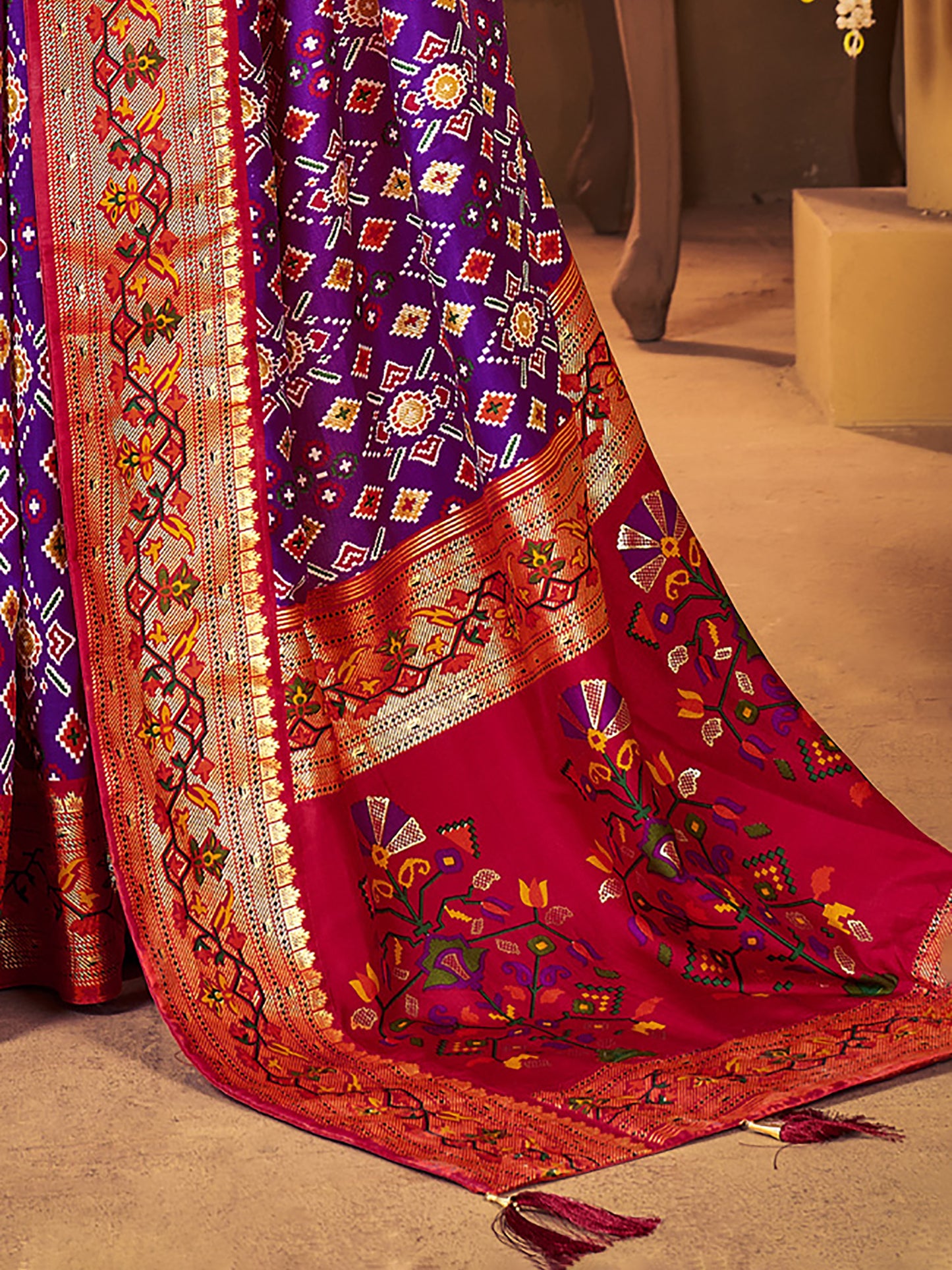 Women's Silk Blend Purple Woven Design Designer Saree With Blouse Piece