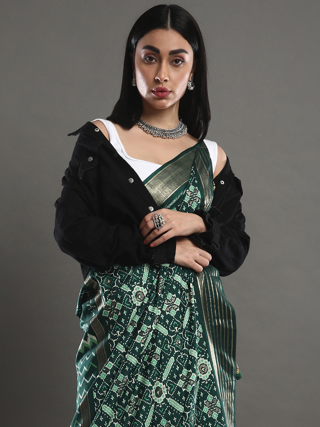 Women's Silk Blend Dark Green Woven Design Designer Saree With Blouse Piece