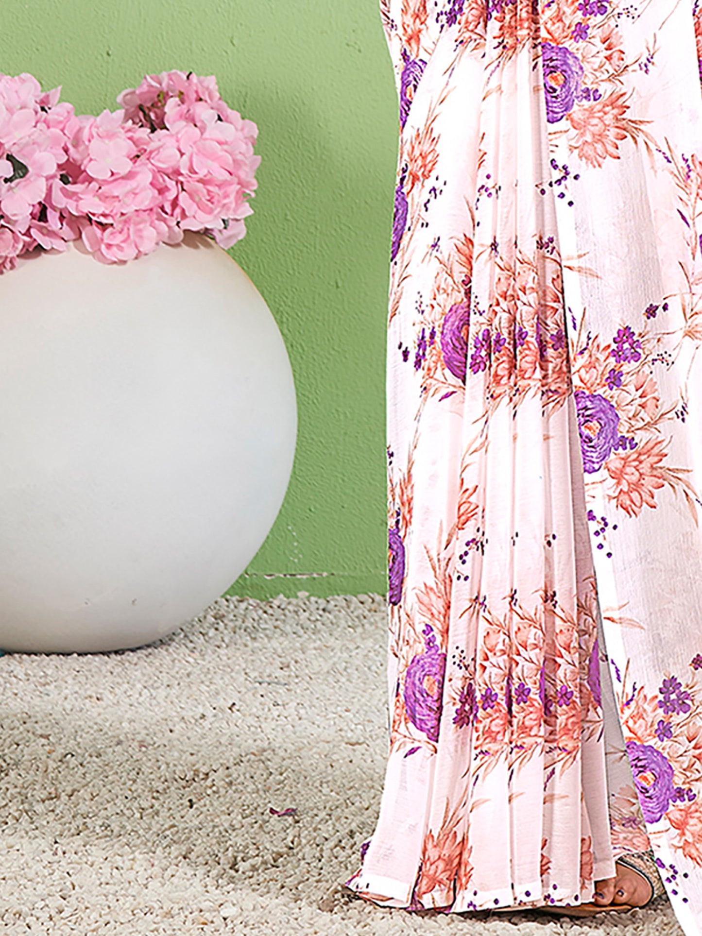 Women's Chiffon White Printed Designer Saree With Blouse Piece