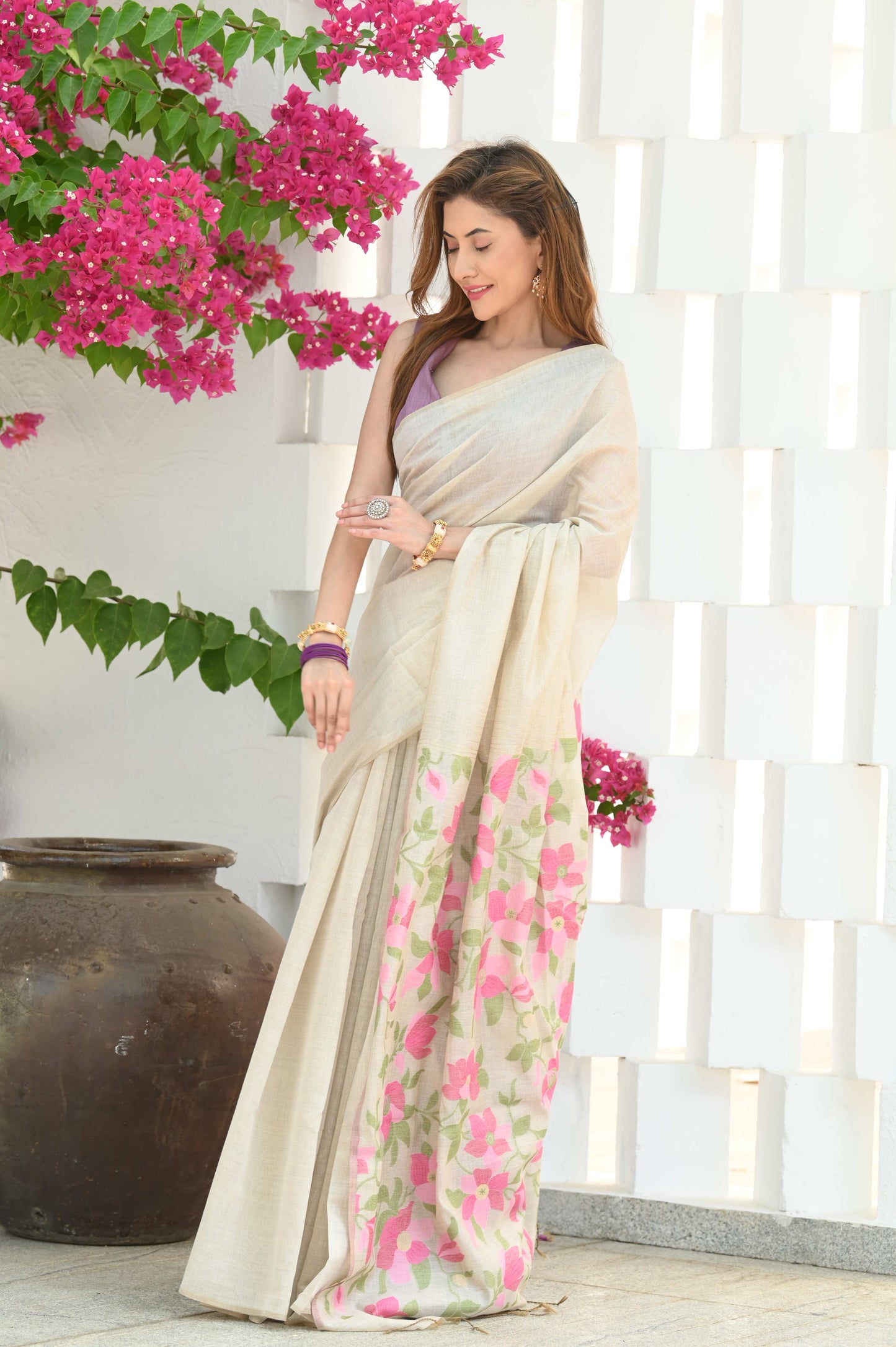 Dhiyona GR Women's Sunflower Beige & Pink Mul Cotton Jamdani Saree