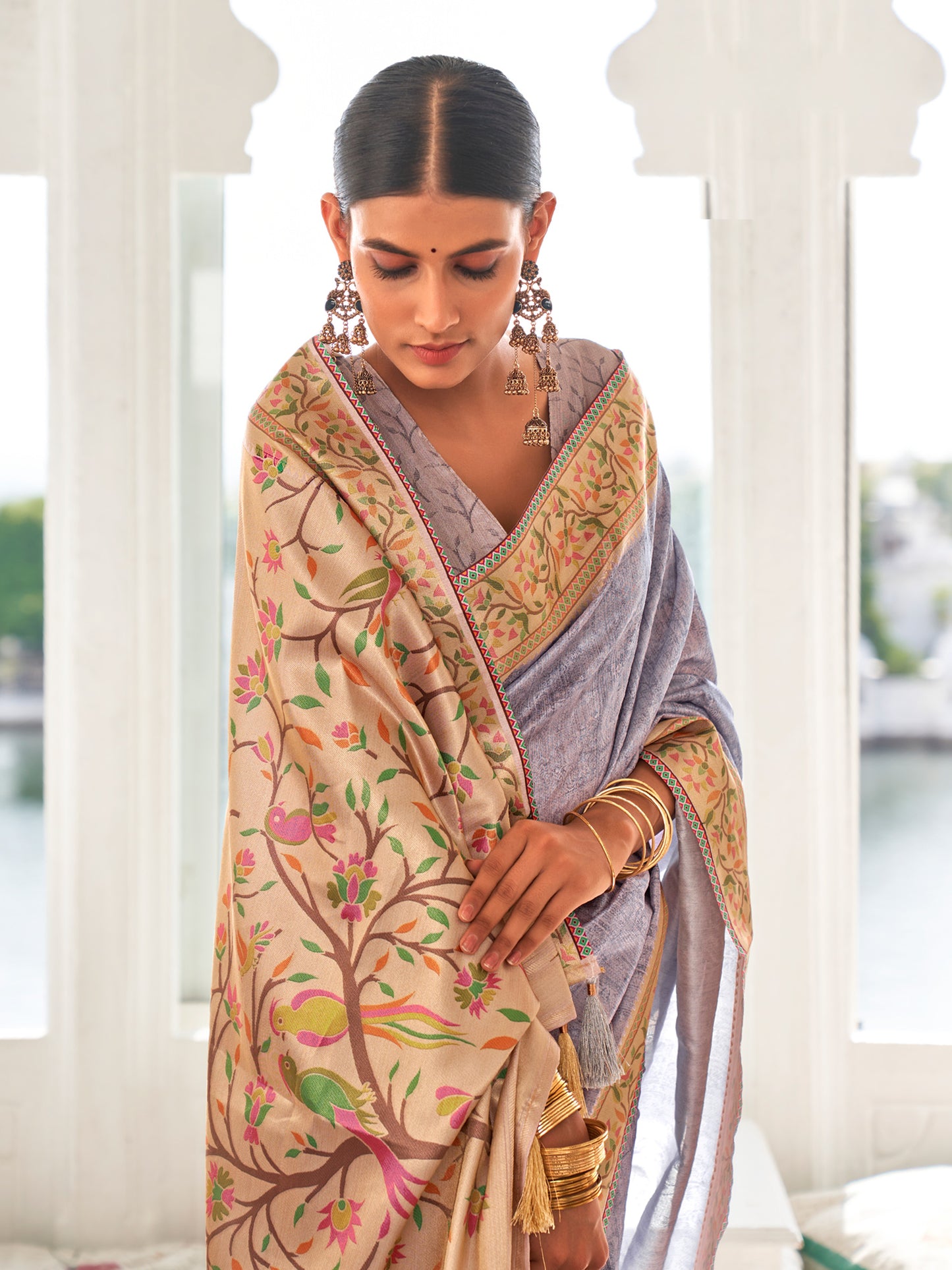 Women's Silk Blend Charcoal Grey Printed Celebrity Saree With Blouse Piece