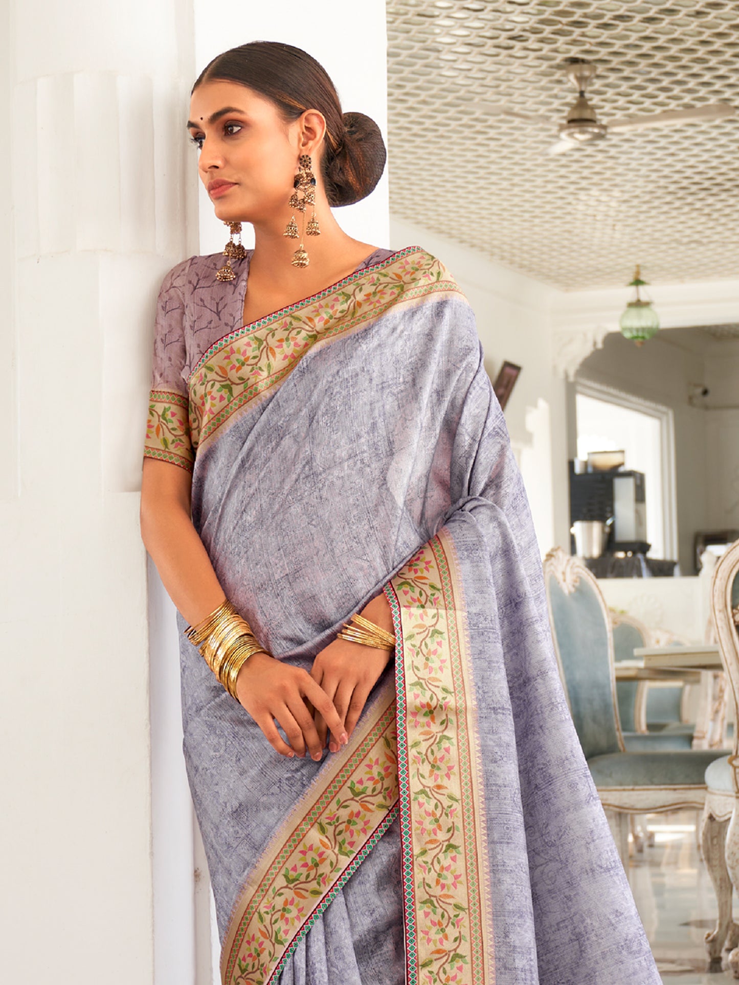 Women's Silk Blend Charcoal Grey Printed Celebrity Saree With Blouse Piece