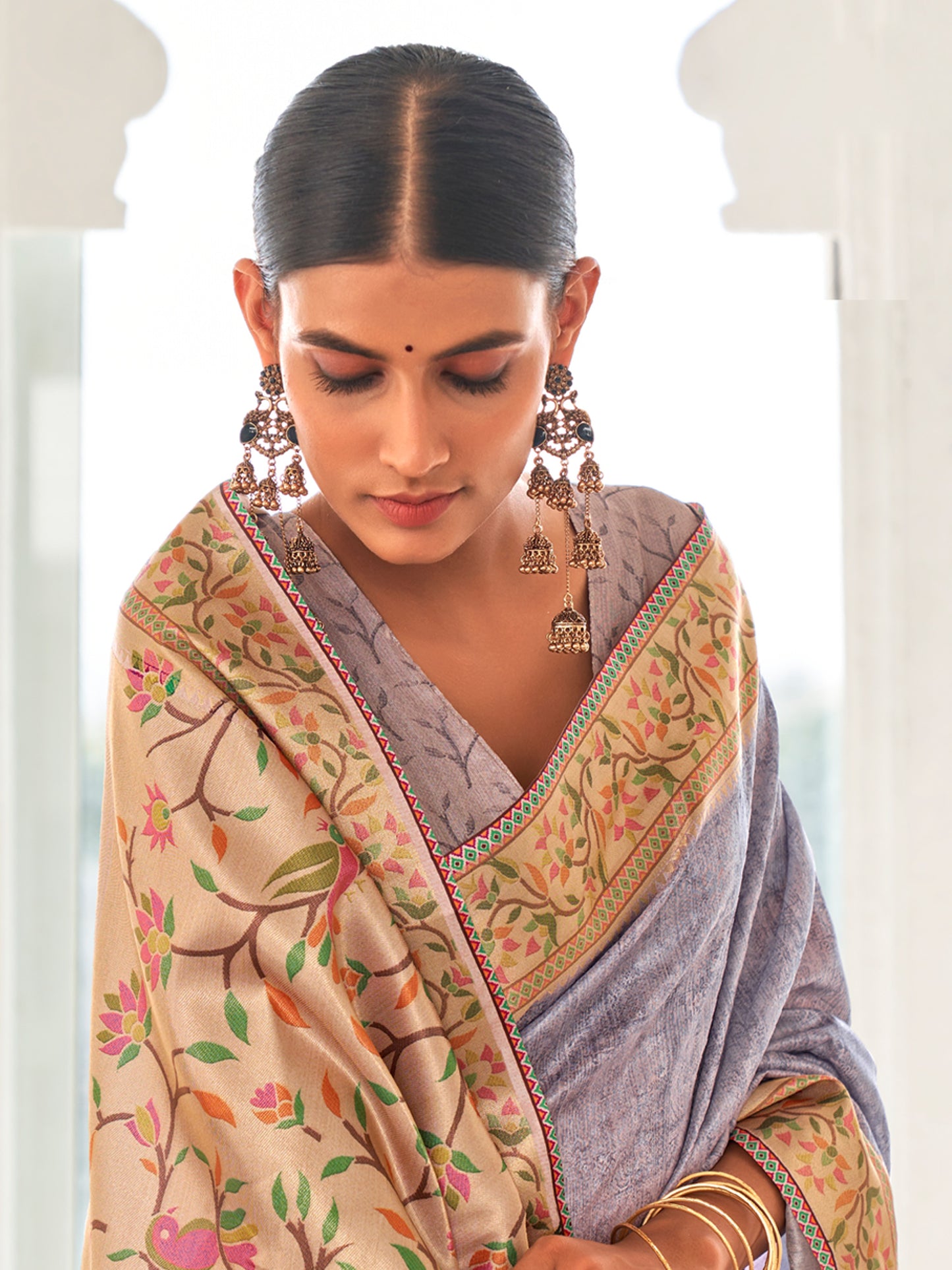 Women's Silk Blend Charcoal Grey Printed Celebrity Saree With Blouse Piece