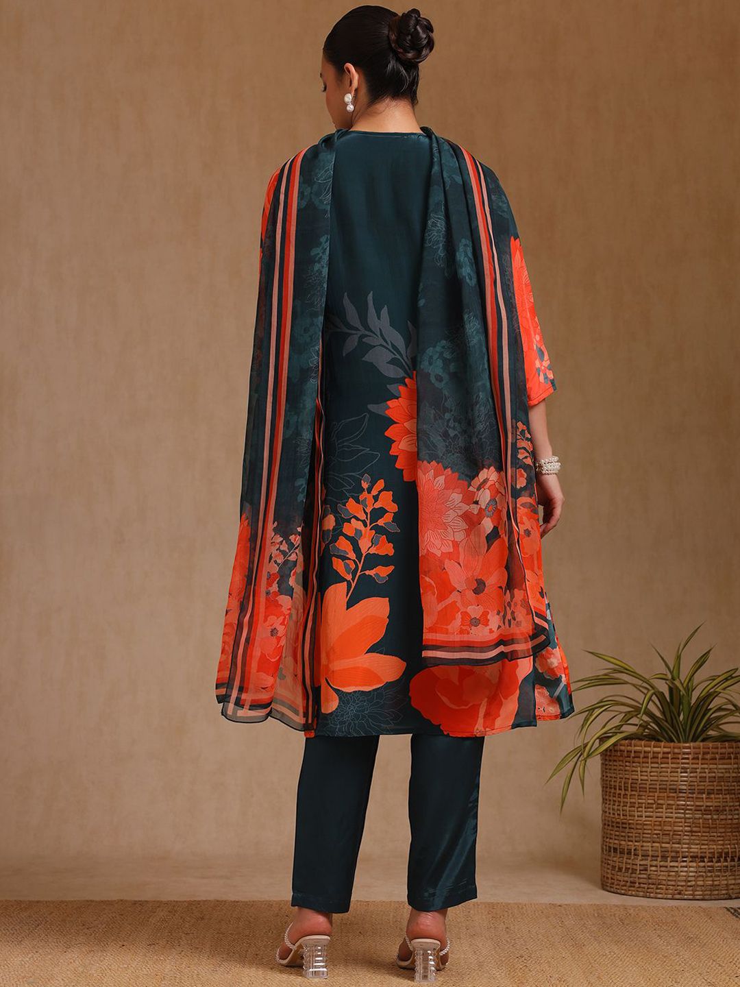 Dhiyona SO Women's Women Floral Printed Pleated Beads and Stones Kurta with Trousers & With Dupatta