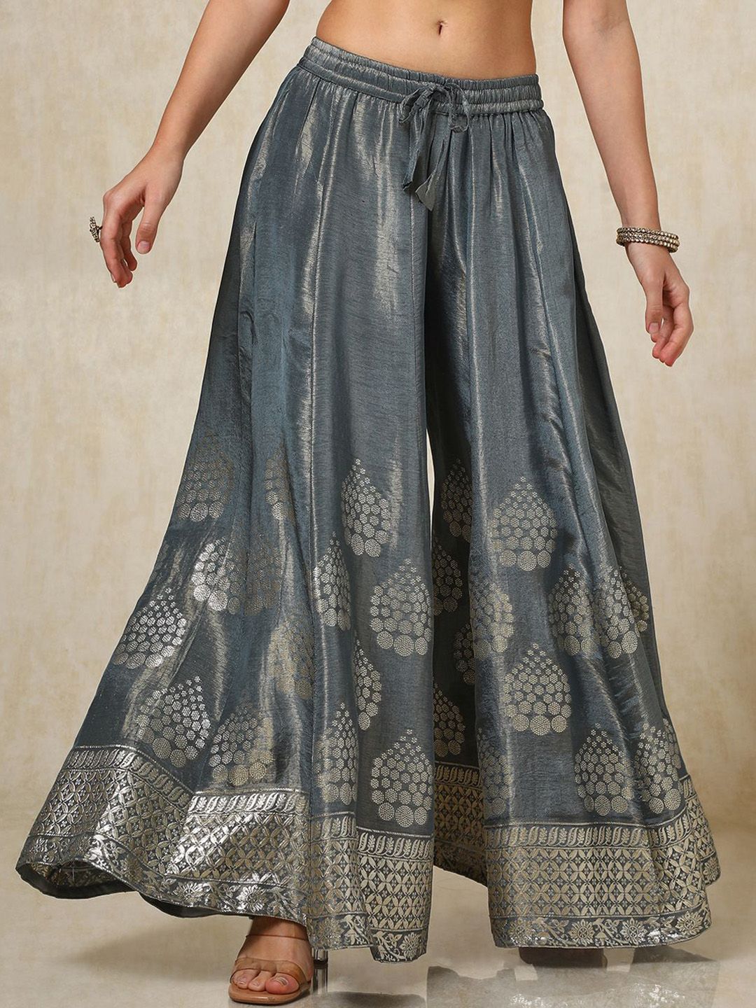 Dhiyona SO Women's Ethnic Motifs Embroidered Zardosi Kurti with Palazzos & Dupatta