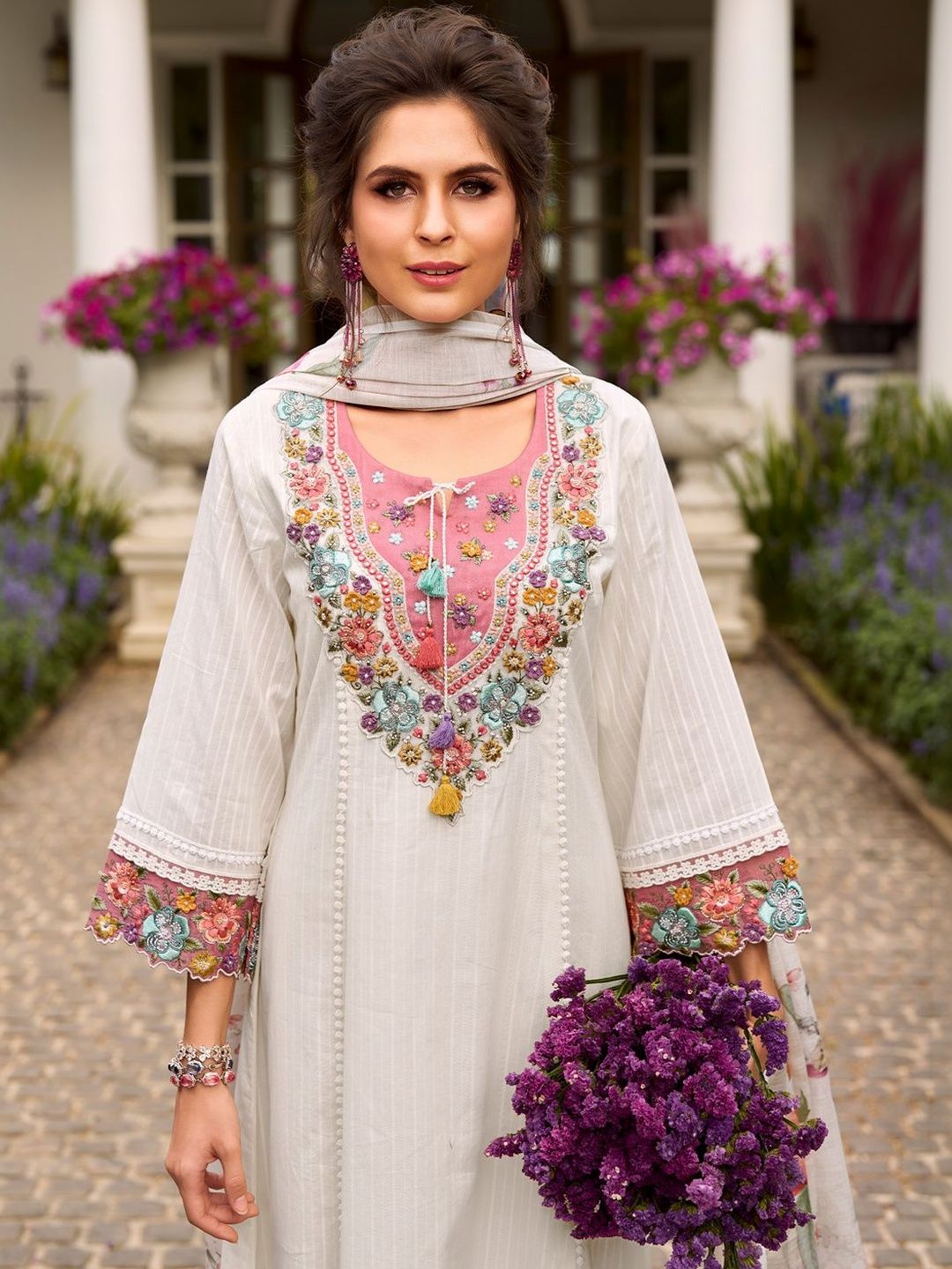 Women Floral Embroidered Regular Thread Work Pure Cotton Kurta with Trousers & With Dupatta