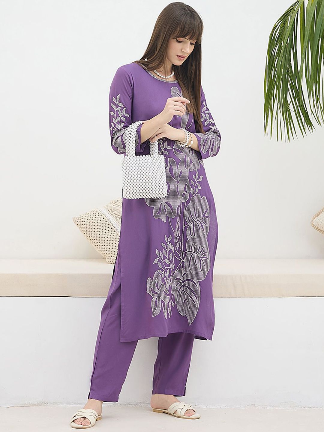 Dhiyona IE Floral Embroidered Round Neck Tunic & Trousers