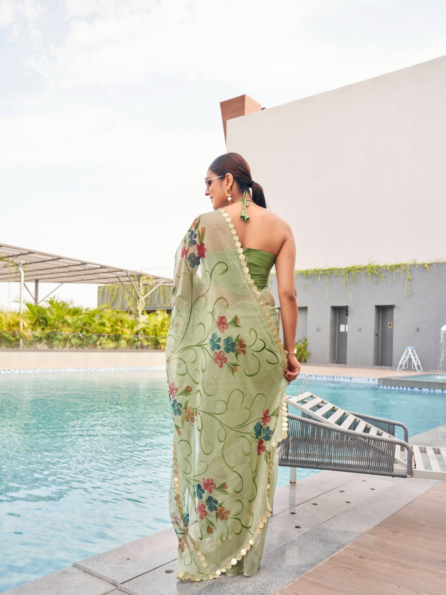 Dhiyona TI Women's Green Colored Hand Printed Chiffon Saree with Unstitched Blouse