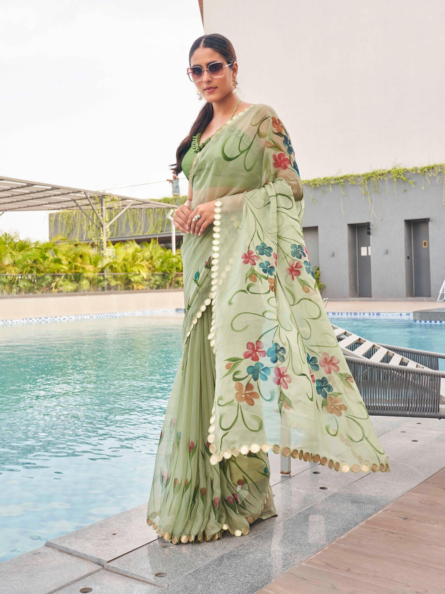 Dhiyona TI Women's Green Colored Hand Printed Chiffon Saree with Unstitched Blouse