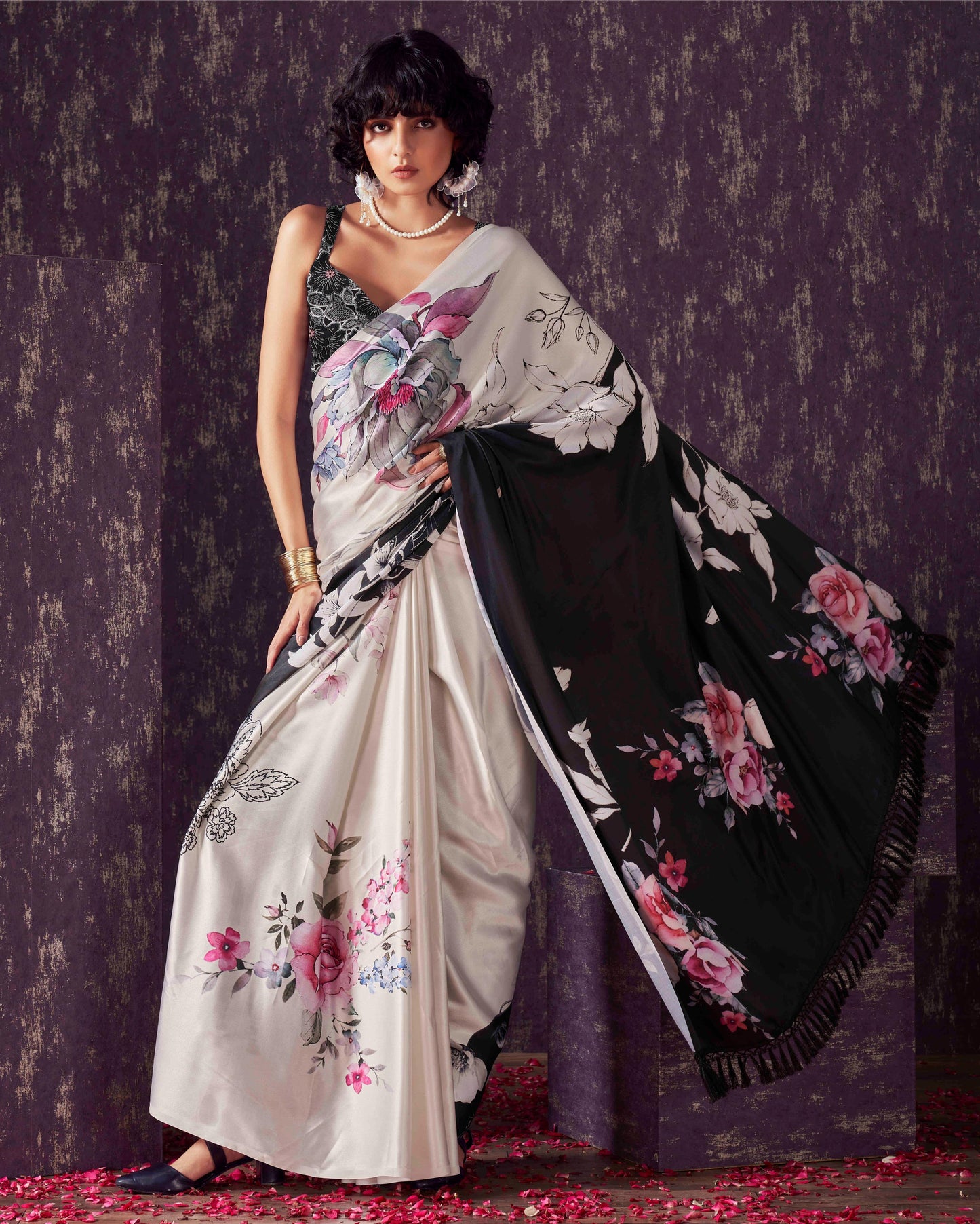 Dhiyona TI Women's Two Ways Wearable Black Digital Print Saree With Unstitched Blouse