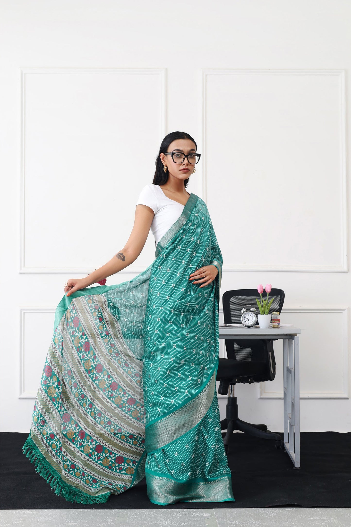 Dhiyona TI Women's Ready To Wear Green Printed Saree with Unstitched Blouse