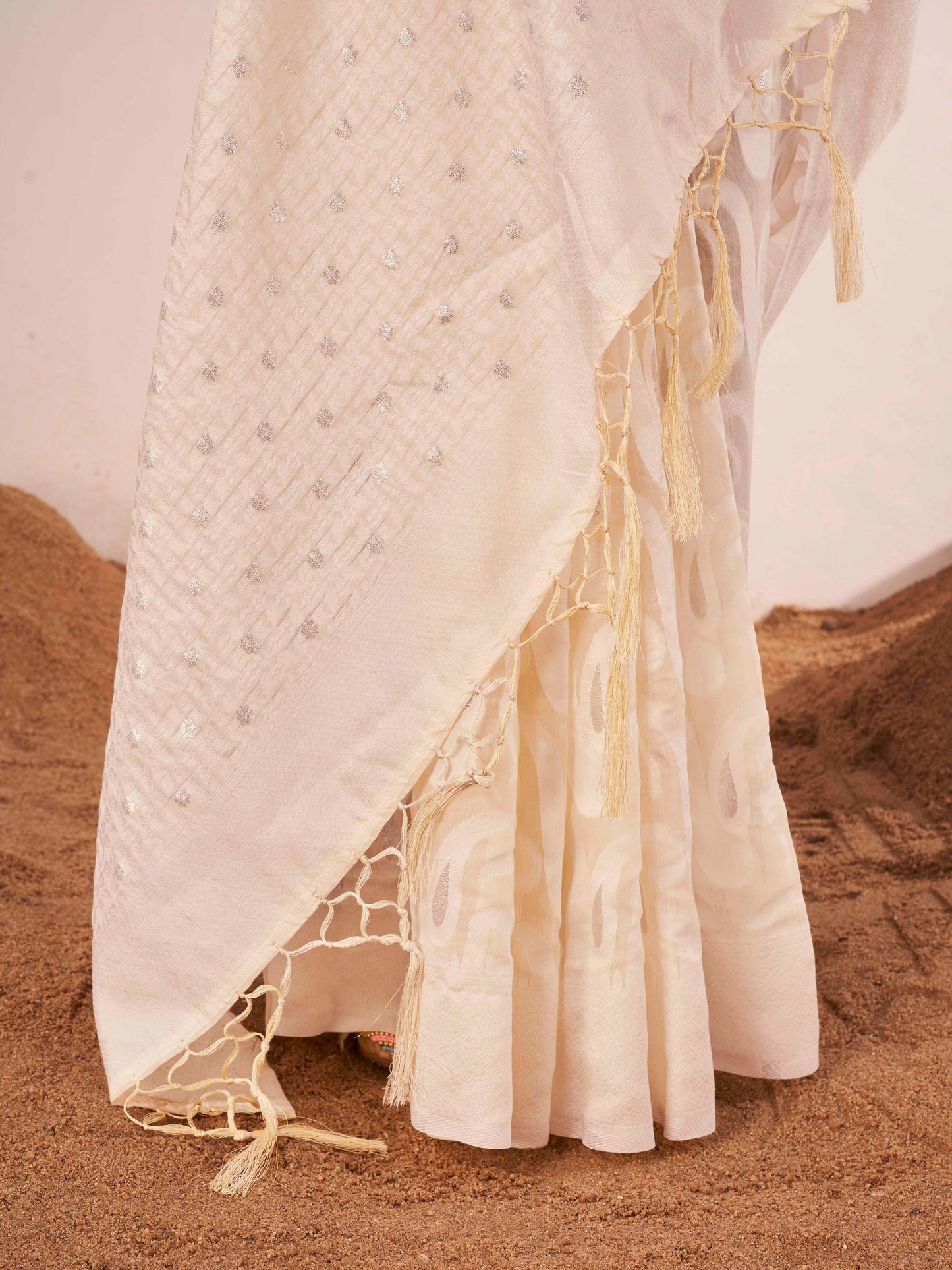 Dhiyona TI Women's Ready To Wear Beige Woven Saree with Unstitched Blouse