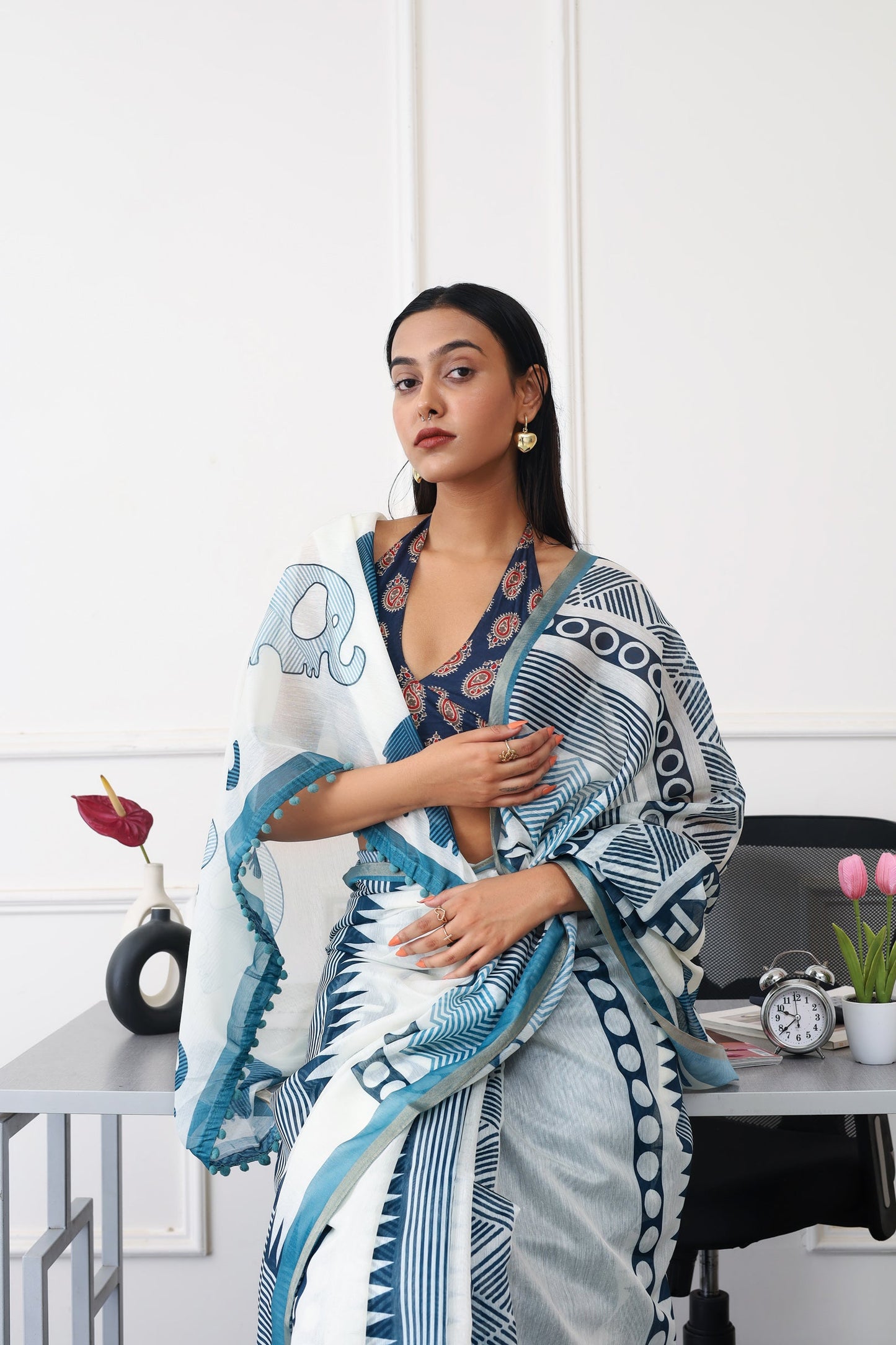 Dhiyona TI Women's Ready To Wear Blue Geometric Saree with Unstitched Blouse