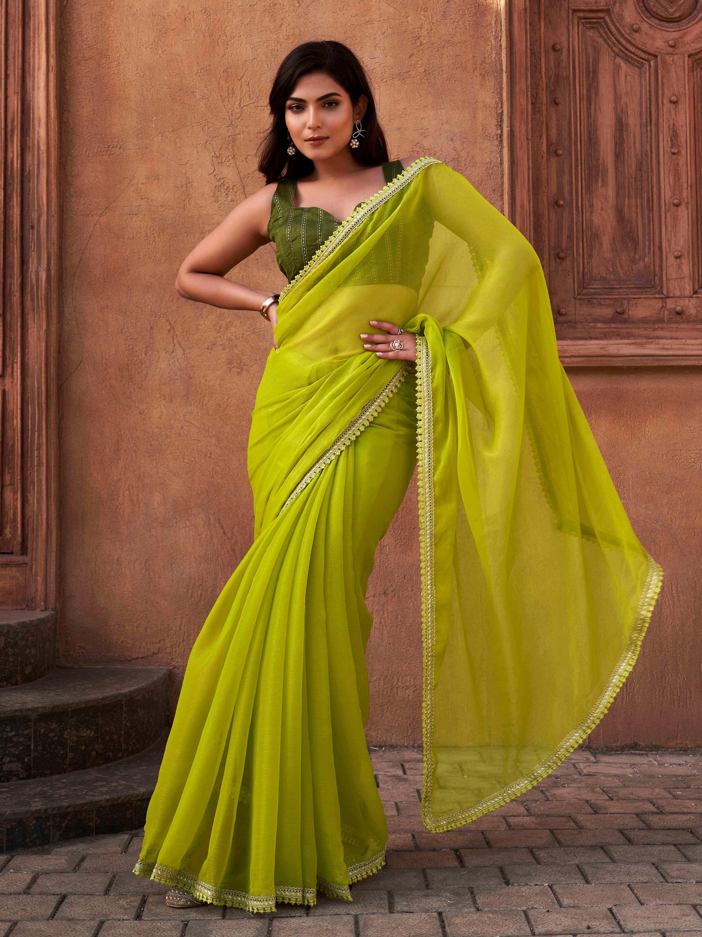 Dhiyona TI Women's Green Shimmer Chiffon Saree with Unstitched Blouse