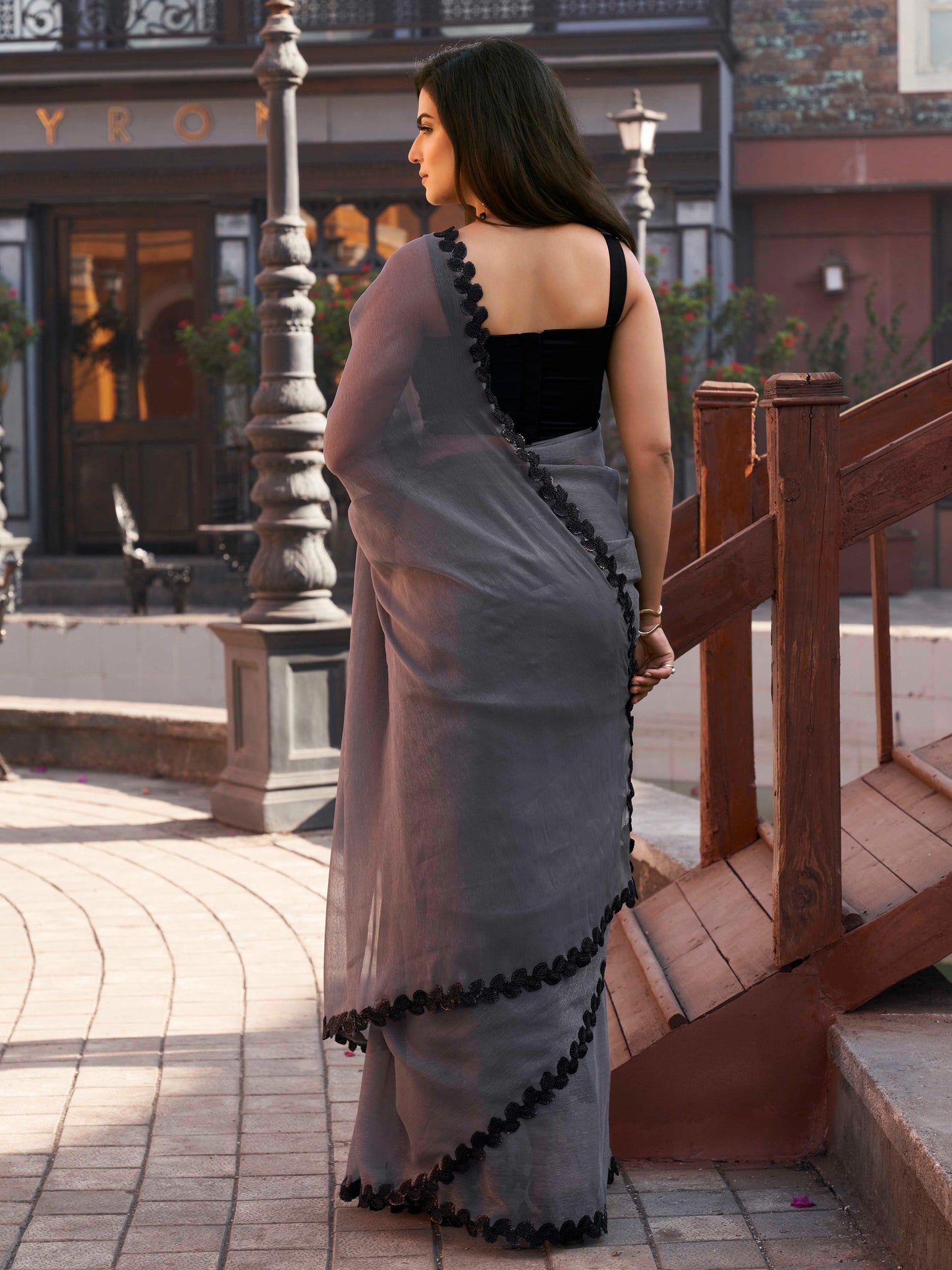 Dhiyona TI Women's Grey Shimmer Chffon Saree with Unstitched Blouse